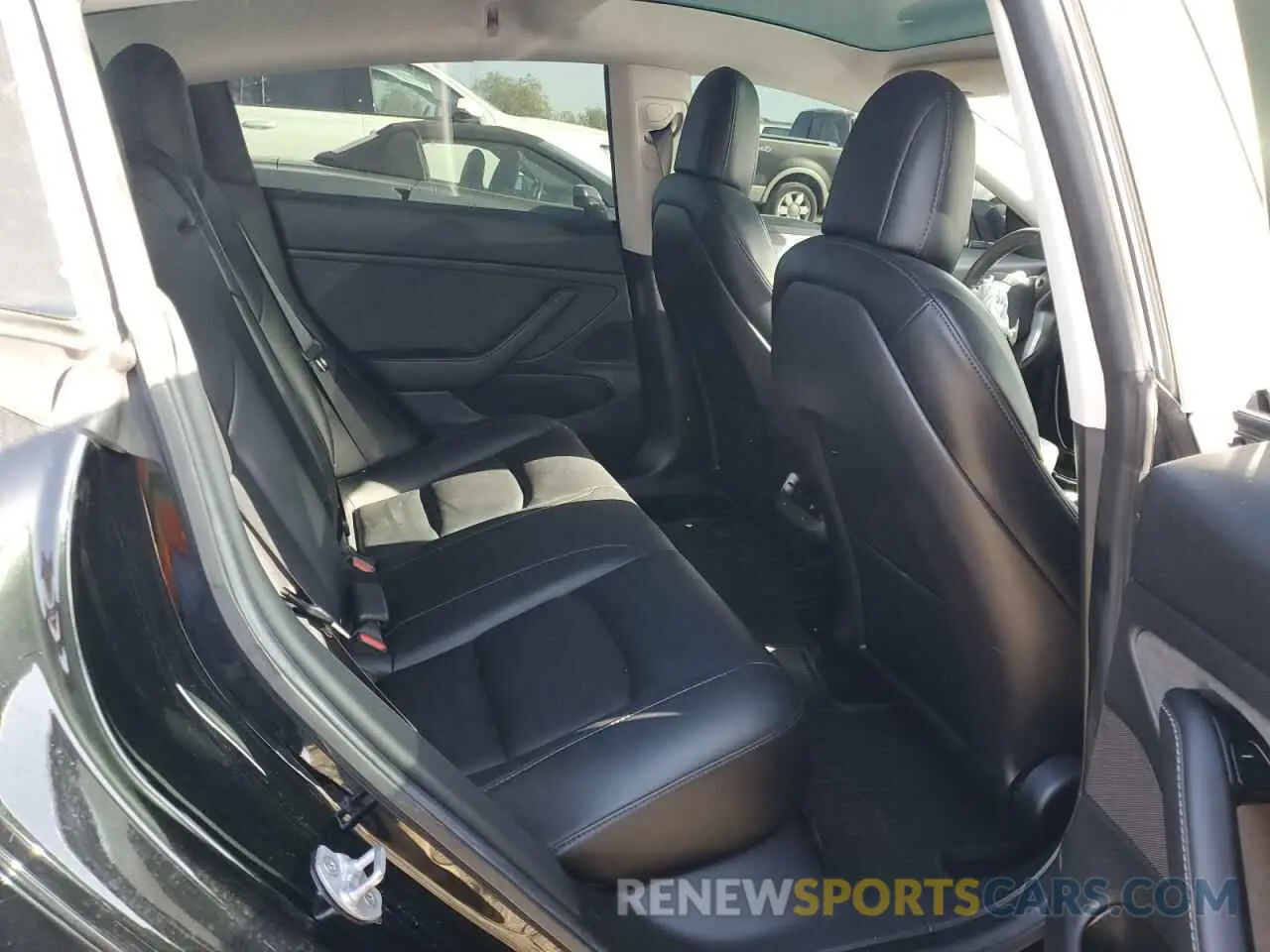 10 Photograph of a damaged car 5YJ3E1EAXKF398909 TESLA MODEL 3 2019