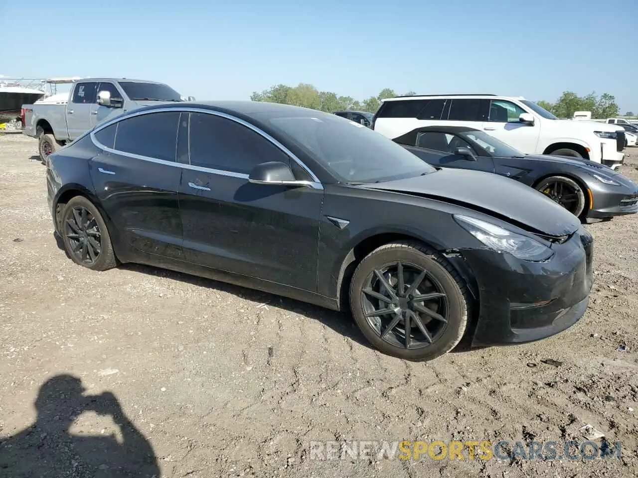 4 Photograph of a damaged car 5YJ3E1EAXKF398909 TESLA MODEL 3 2019