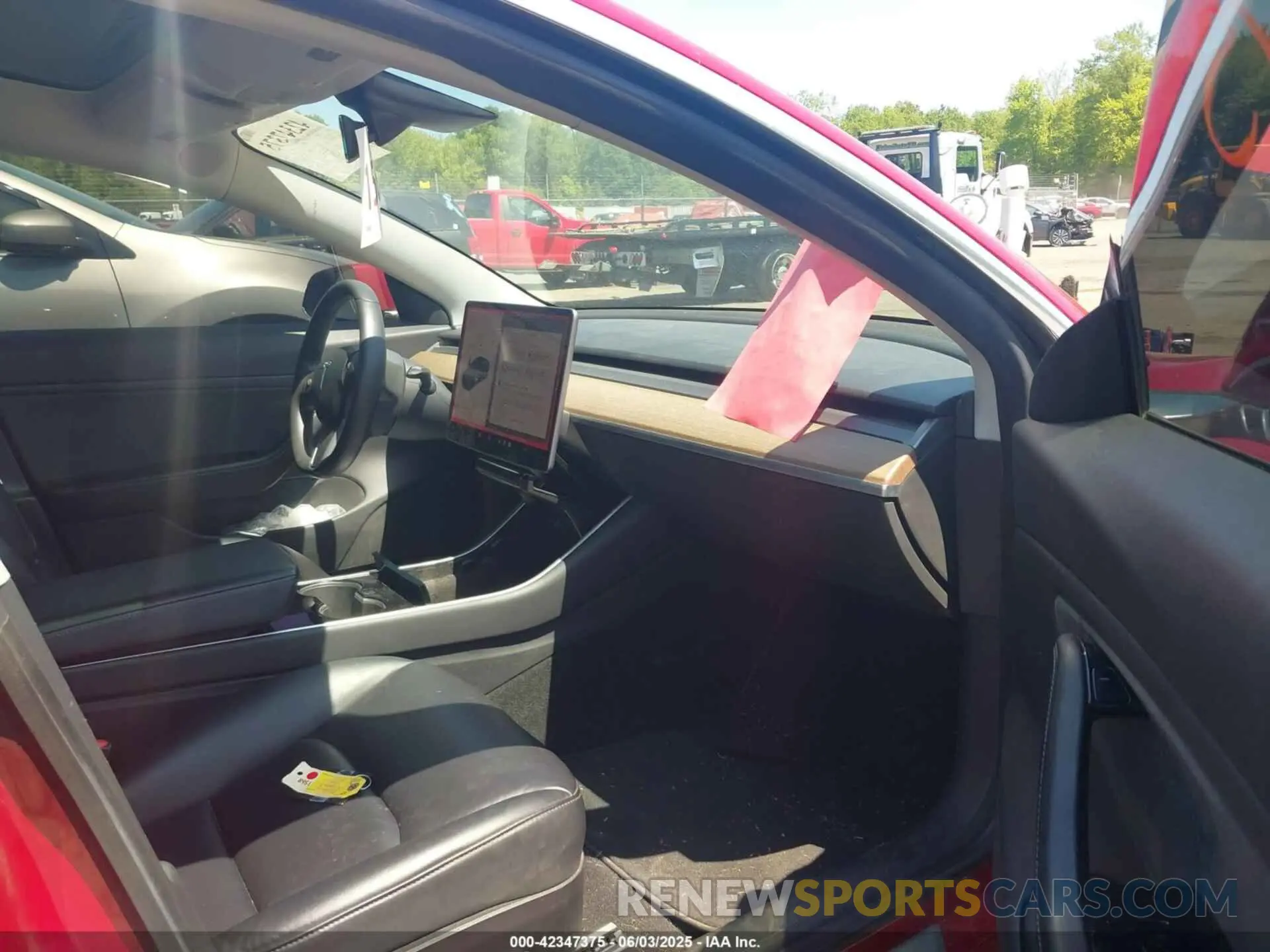 5 Photograph of a damaged car 5YJ3E1EAXKF483331 TESLA MODEL 3 2019