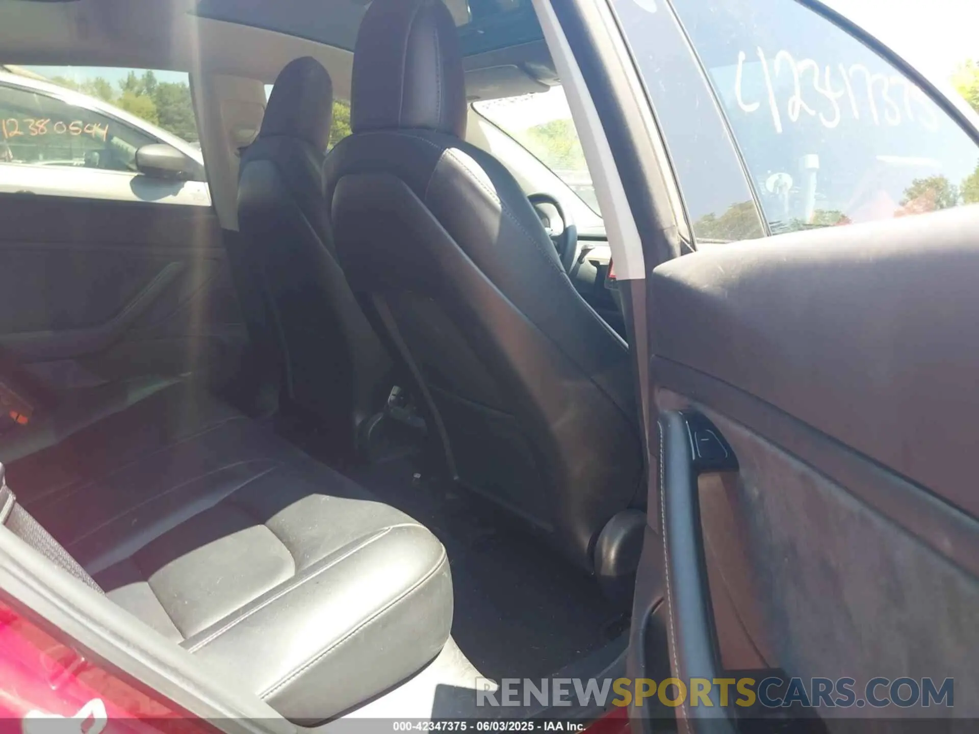 8 Photograph of a damaged car 5YJ3E1EAXKF483331 TESLA MODEL 3 2019