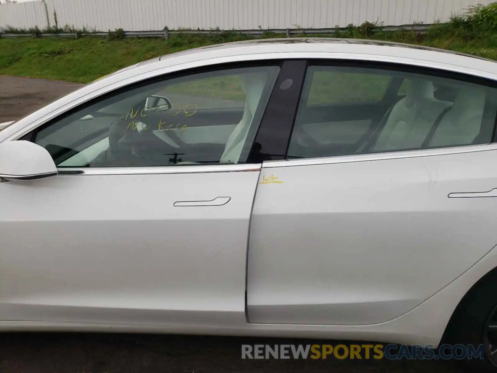 9 Photograph of a damaged car 5YJ3E1EAXKF486665 TESLA MODEL 3 2019