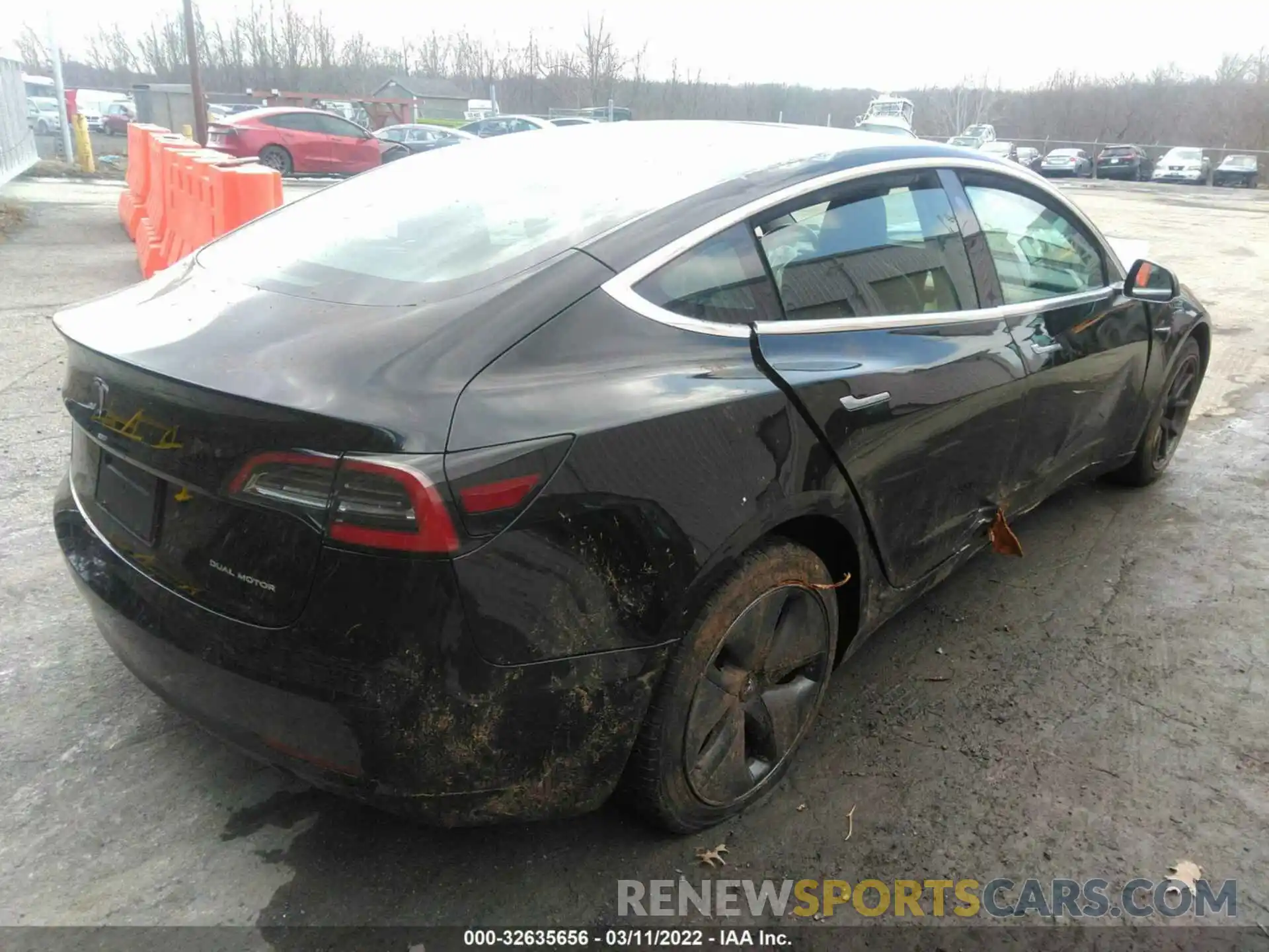 4 Photograph of a damaged car 5YJ3E1EB0KF384333 TESLA MODEL 3 2019