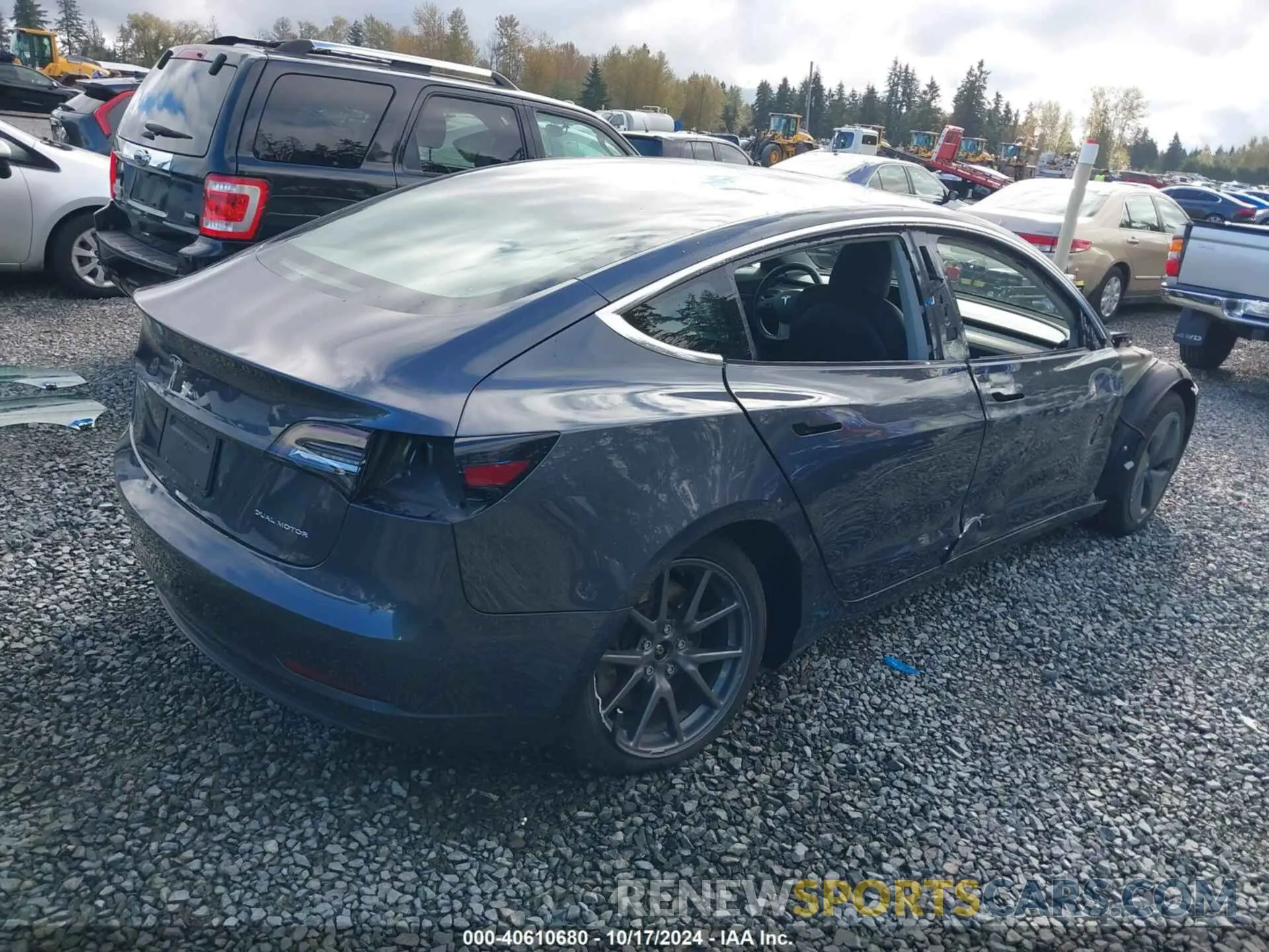 4 Photograph of a damaged car 5YJ3E1EB0KF386437 TESLA MODEL 3 2019