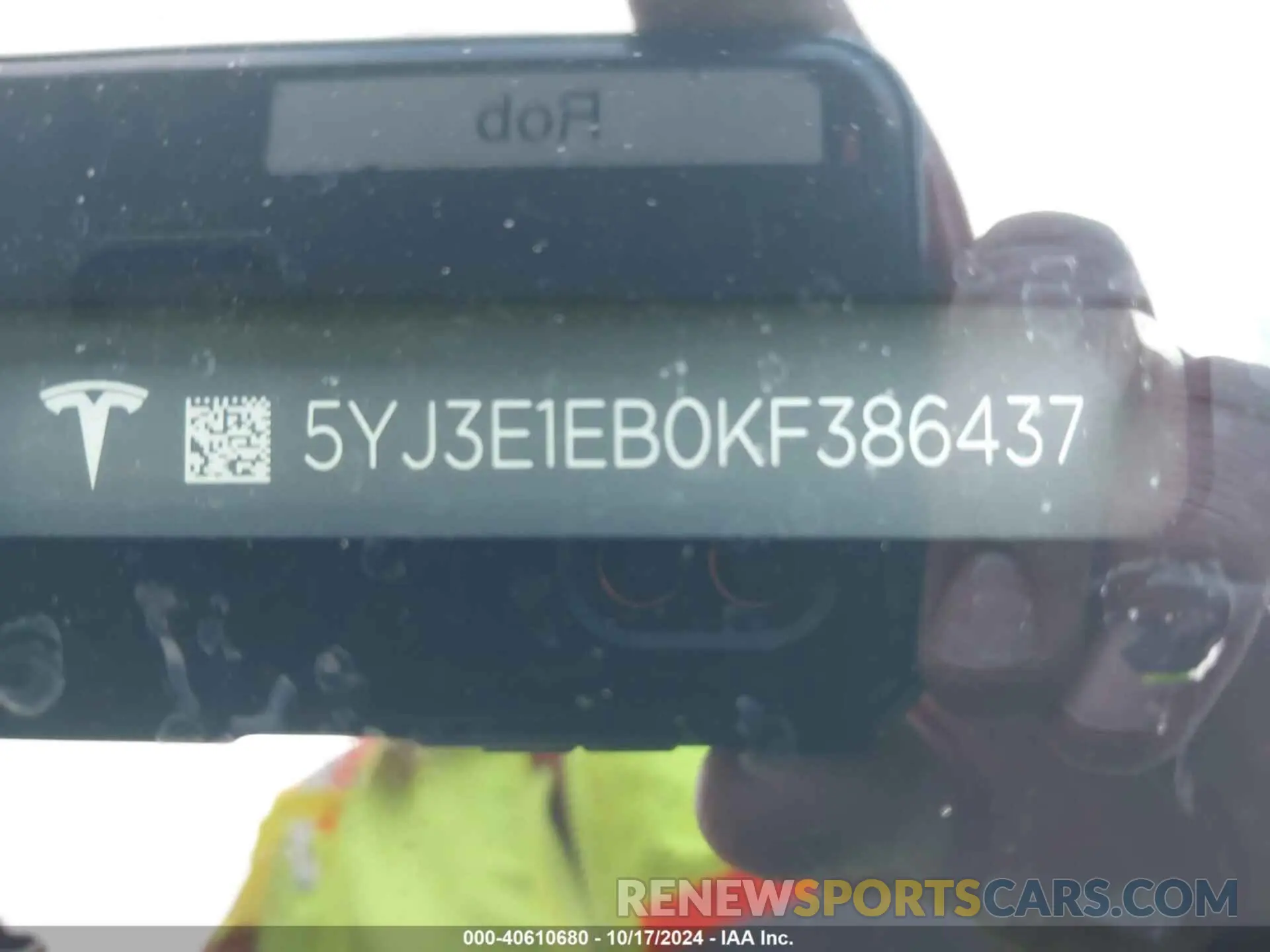 9 Photograph of a damaged car 5YJ3E1EB0KF386437 TESLA MODEL 3 2019