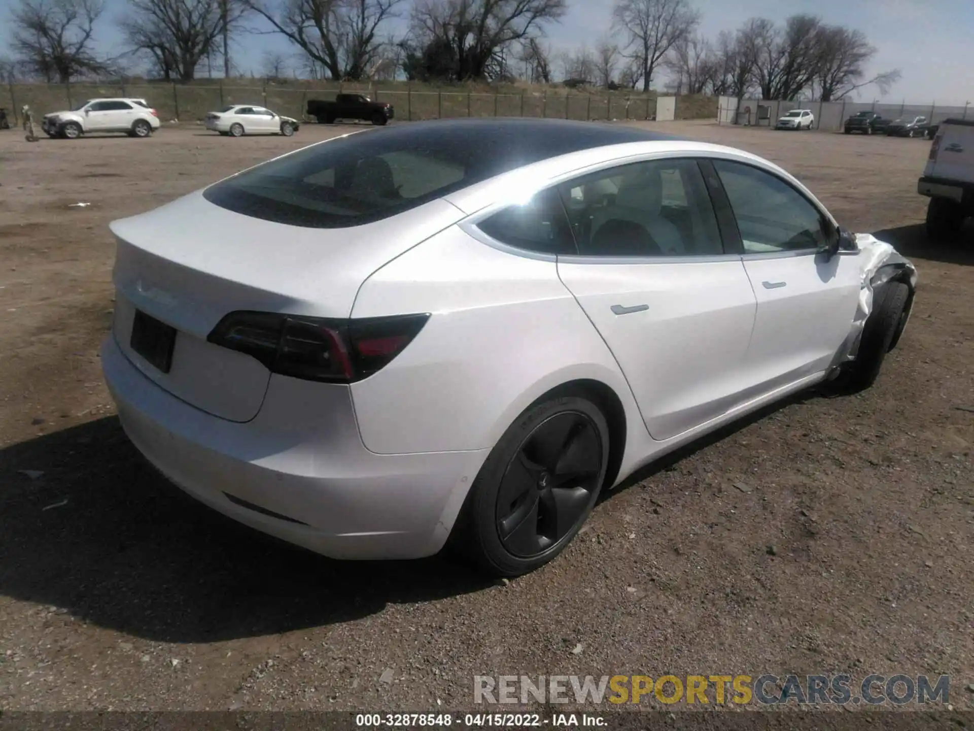 4 Photograph of a damaged car 5YJ3E1EB0KF391248 TESLA MODEL 3 2019