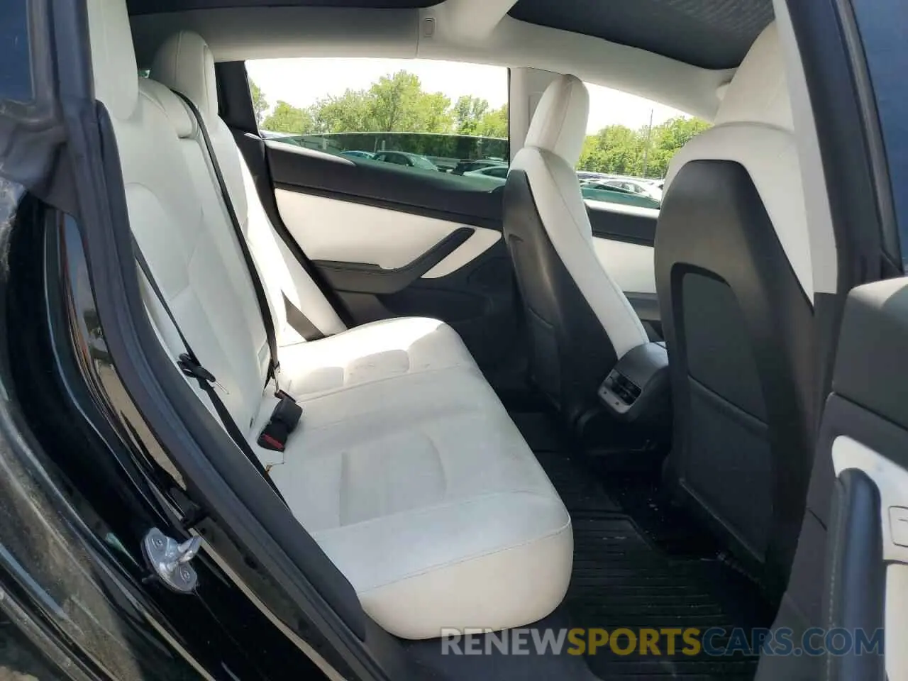 10 Photograph of a damaged car 5YJ3E1EB0KF391458 TESLA MODEL 3 2019