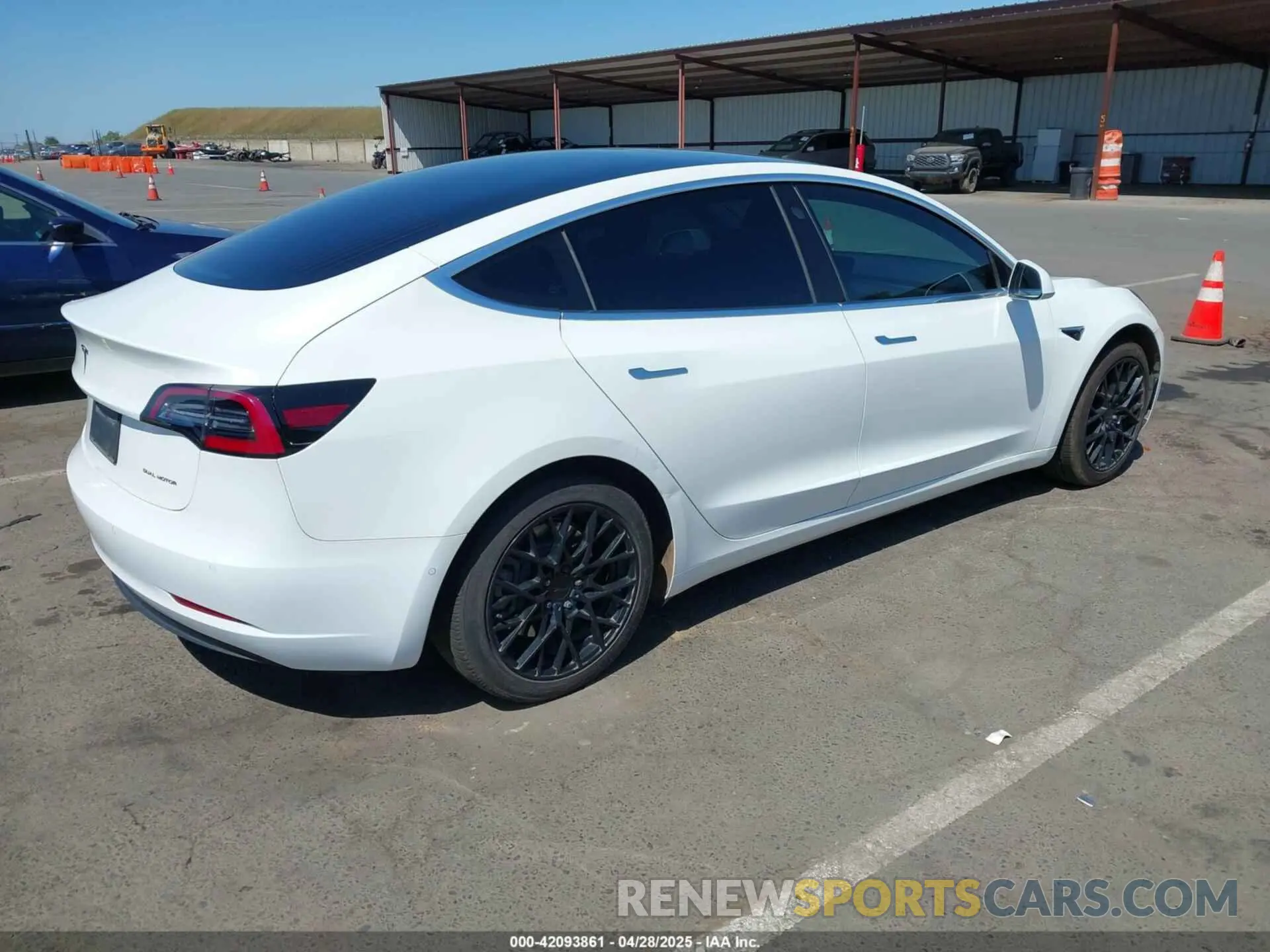 4 Photograph of a damaged car 5YJ3E1EB0KF433398 TESLA MODEL 3 2019