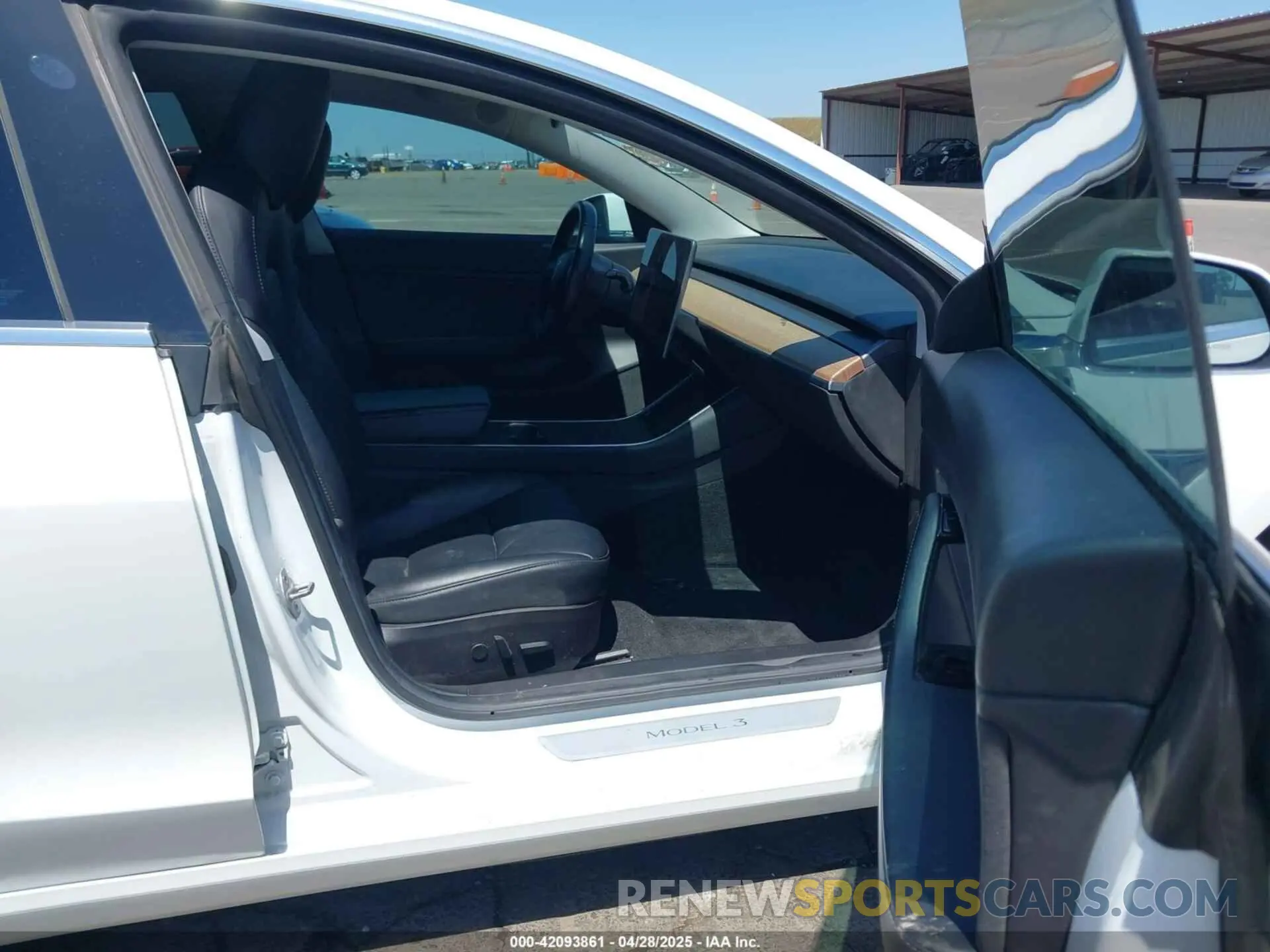 5 Photograph of a damaged car 5YJ3E1EB0KF433398 TESLA MODEL 3 2019