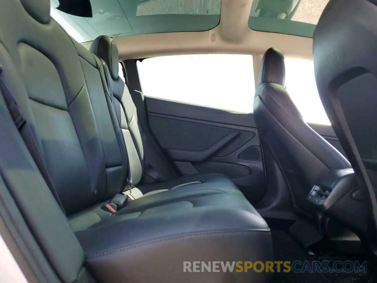 10 Photograph of a damaged car 5YJ3E1EB0KF437418 TESLA MODEL 3 2019