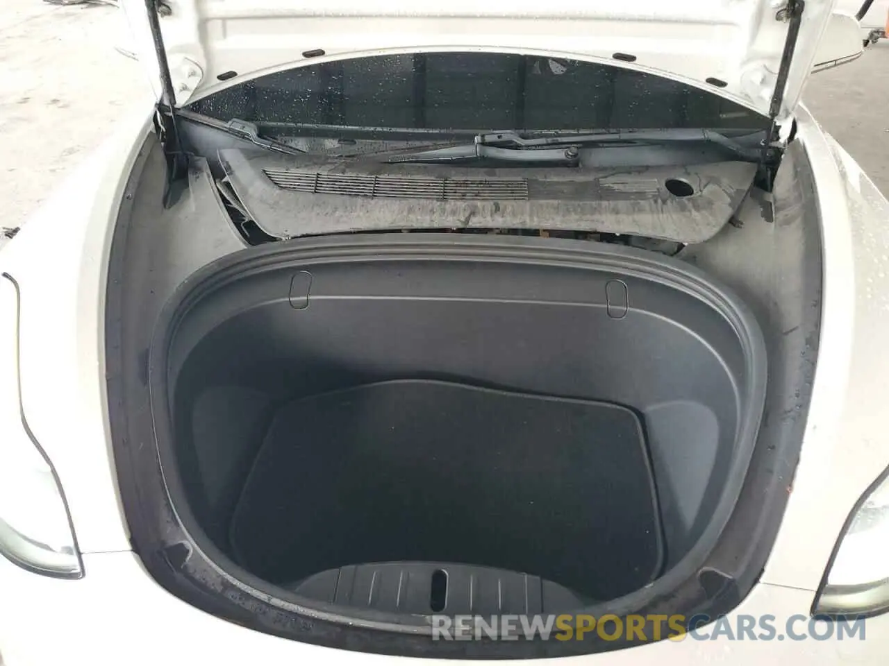 11 Photograph of a damaged car 5YJ3E1EB0KF513168 TESLA MODEL 3 2019