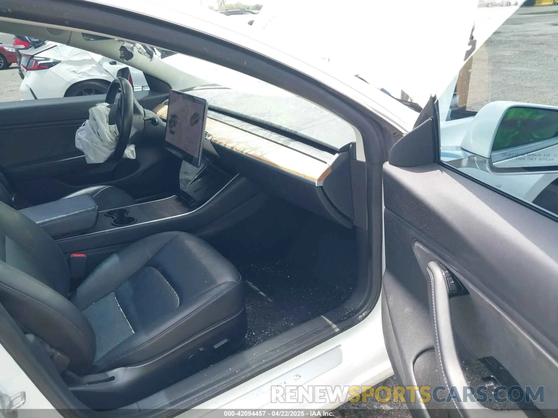 5 Photograph of a damaged car 5YJ3E1EB1KF365760 TESLA MODEL 3 2019