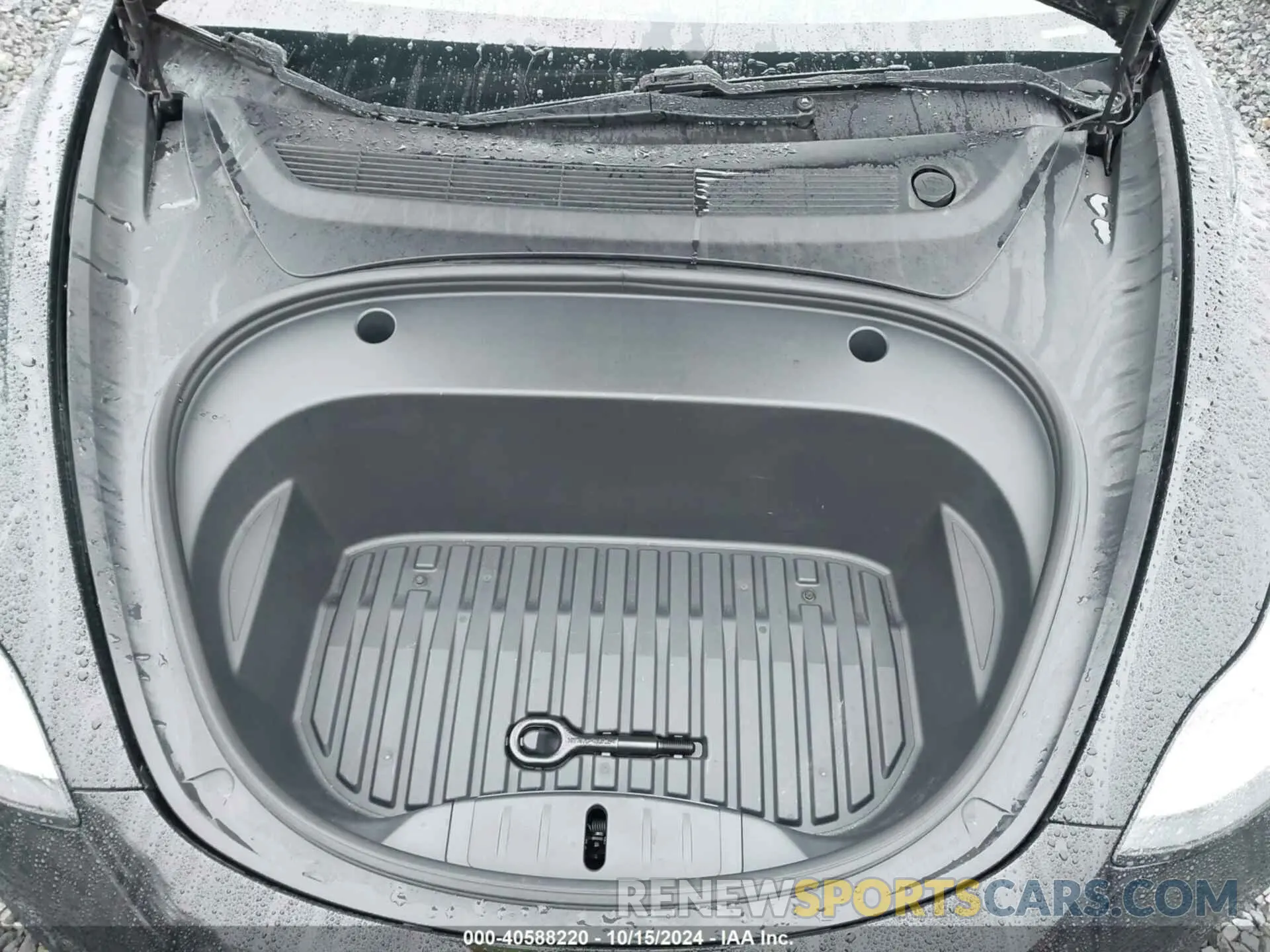 10 Photograph of a damaged car 5YJ3E1EB1KF385779 TESLA MODEL 3 2019