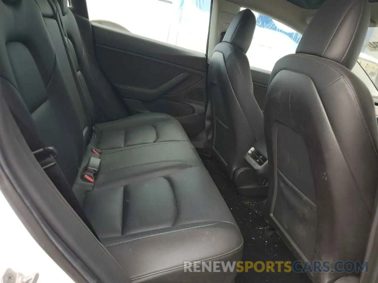 10 Photograph of a damaged car 5YJ3E1EB1KF387967 TESLA MODEL 3 2019