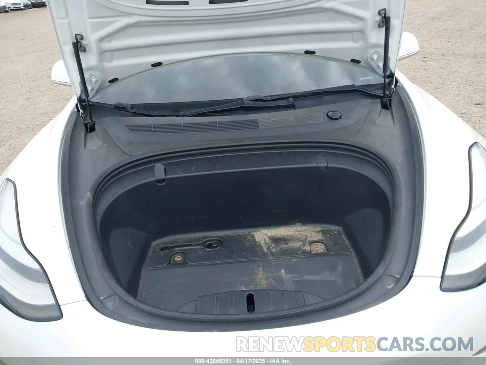 10 Photograph of a damaged car 5YJ3E1EB1KF388052 TESLA MODEL 3 2019
