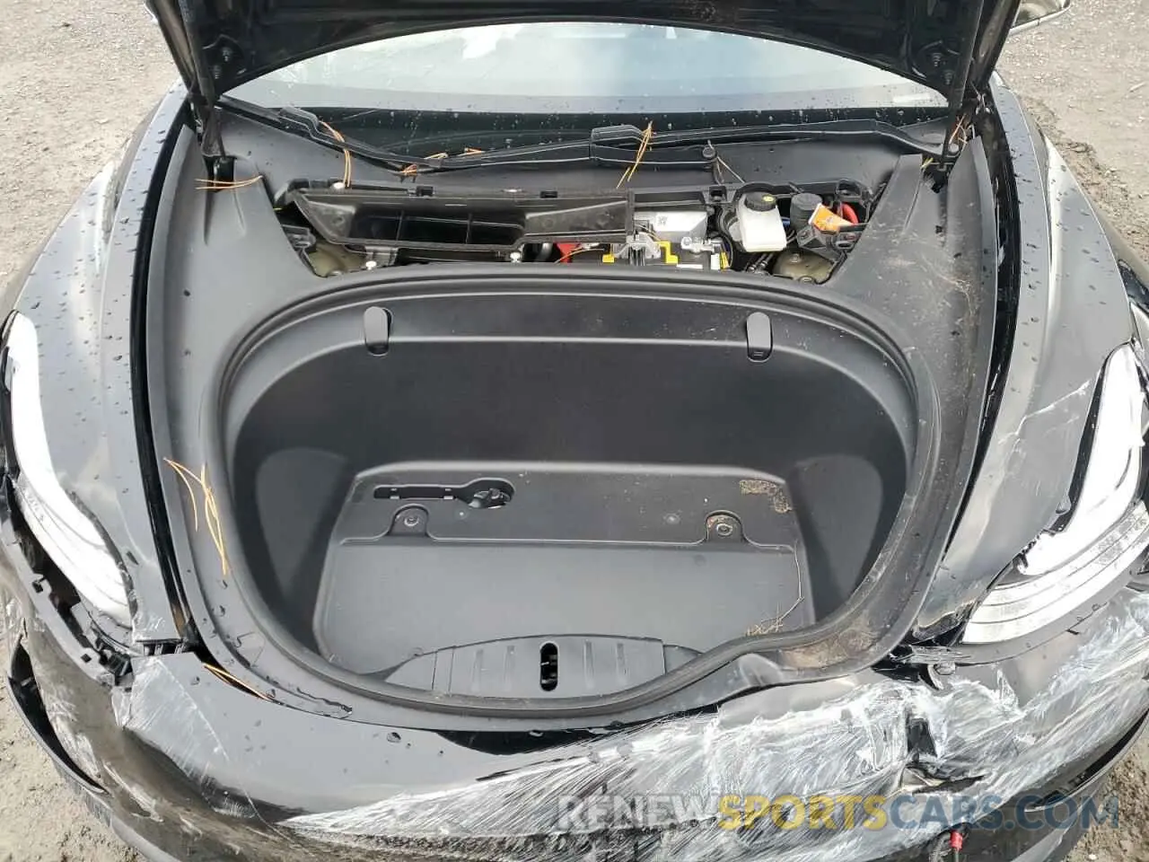 11 Photograph of a damaged car 5YJ3E1EB1KF390531 TESLA MODEL 3 2019