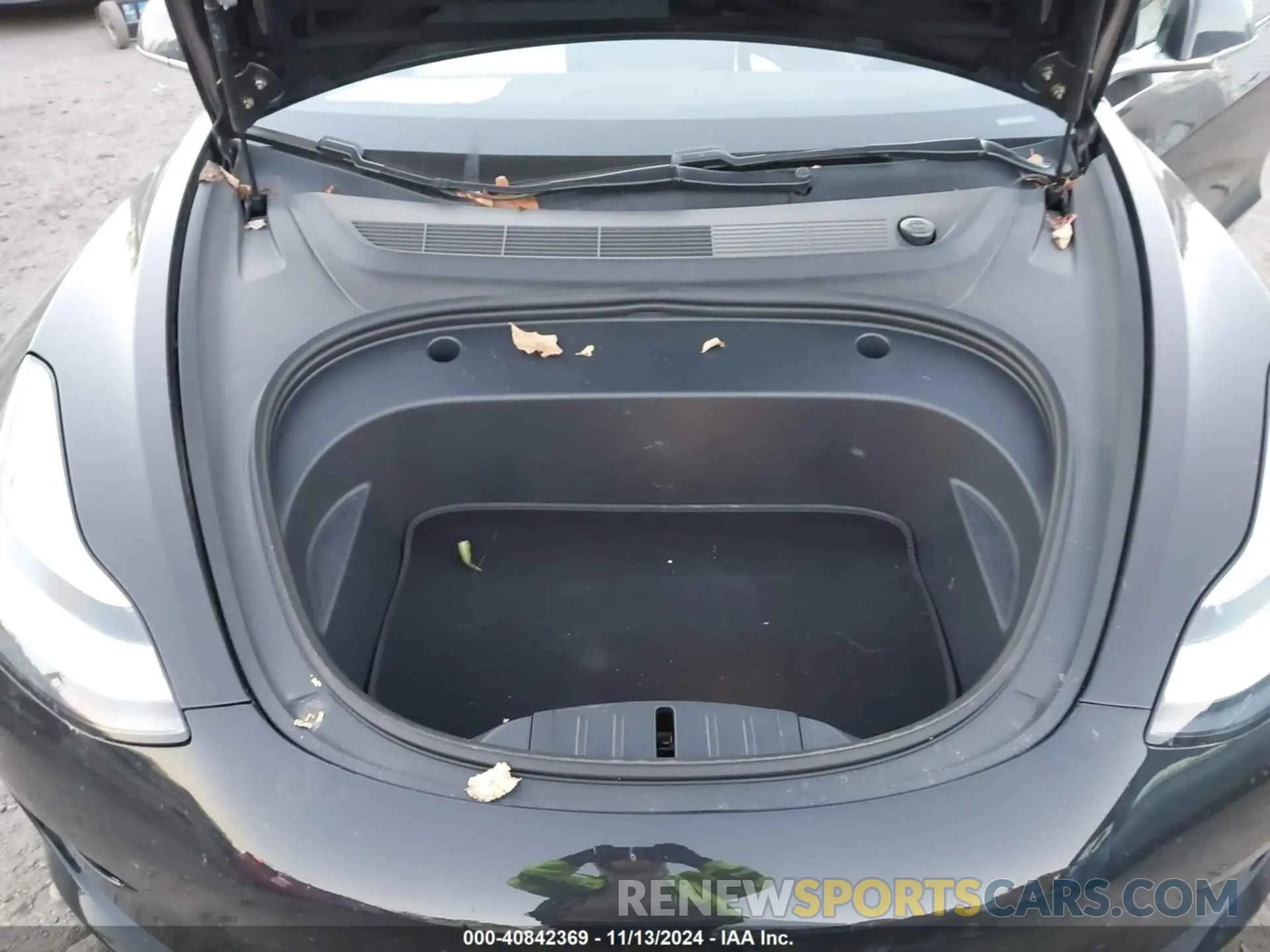 10 Photograph of a damaged car 5YJ3E1EB1KF391453 TESLA MODEL 3 2019