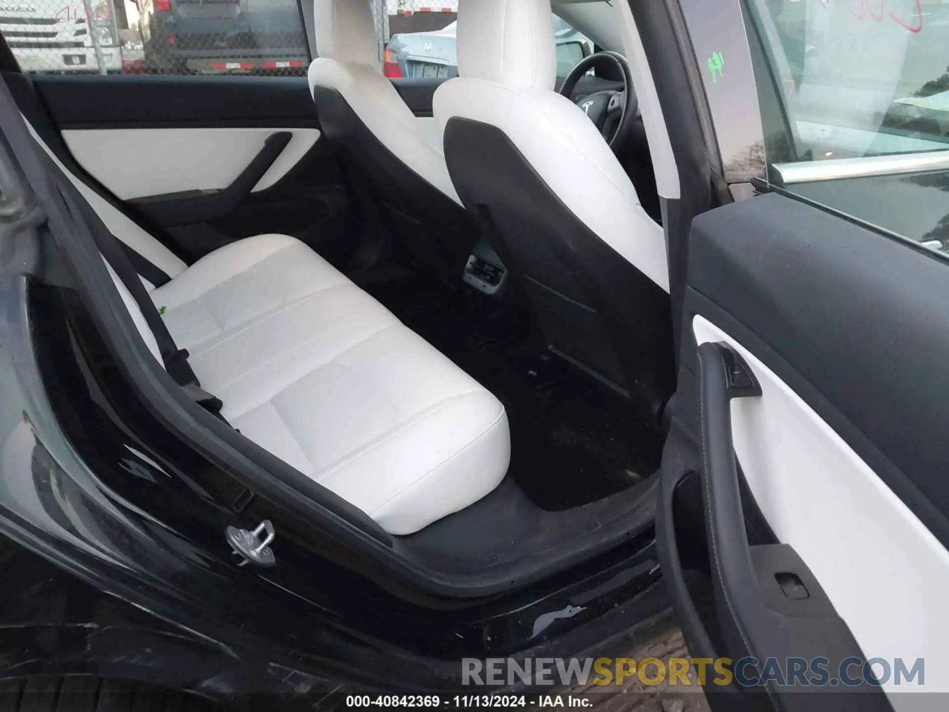 8 Photograph of a damaged car 5YJ3E1EB1KF391453 TESLA MODEL 3 2019