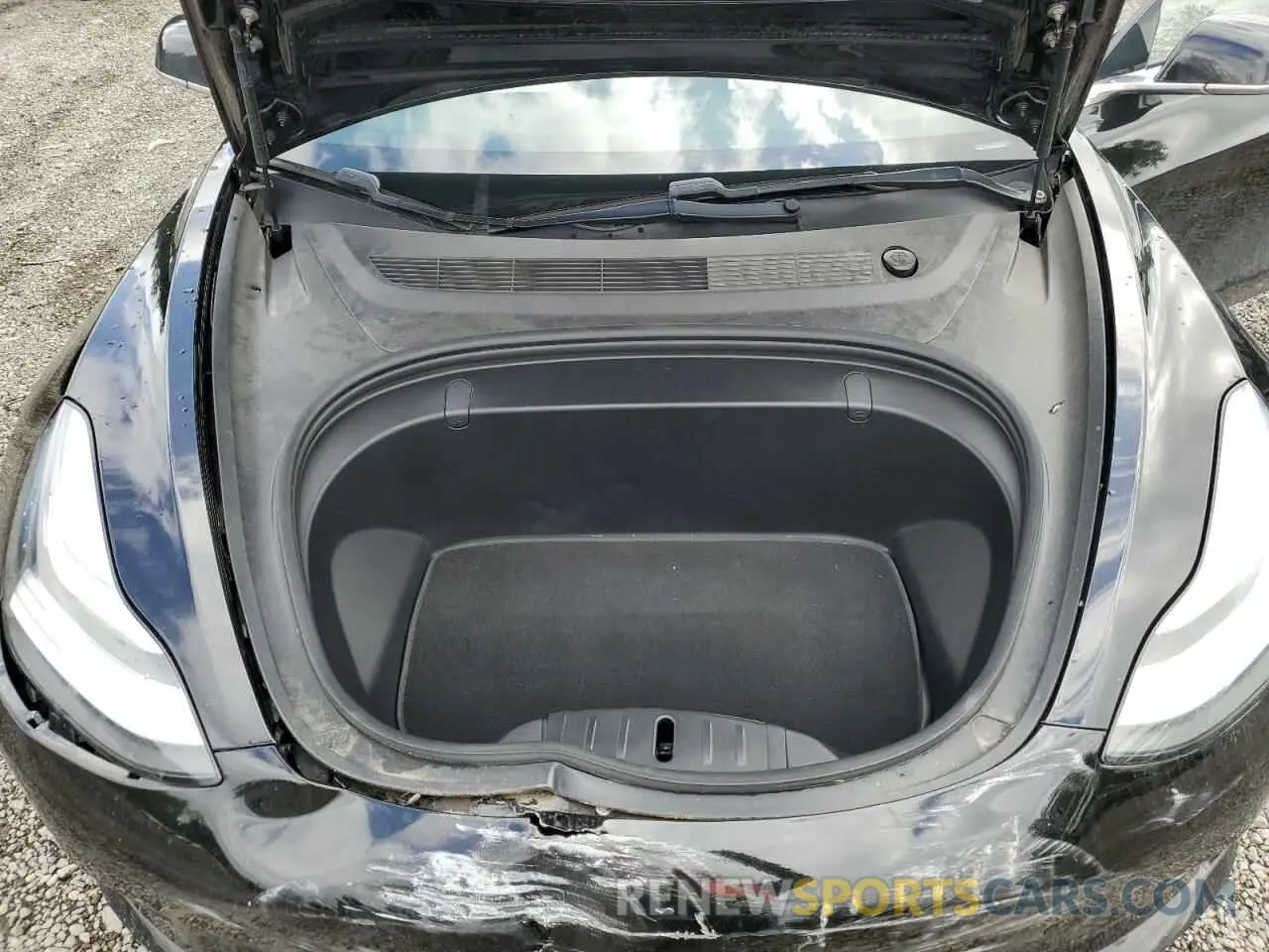 11 Photograph of a damaged car 5YJ3E1EB1KF421406 TESLA MODEL 3 2019