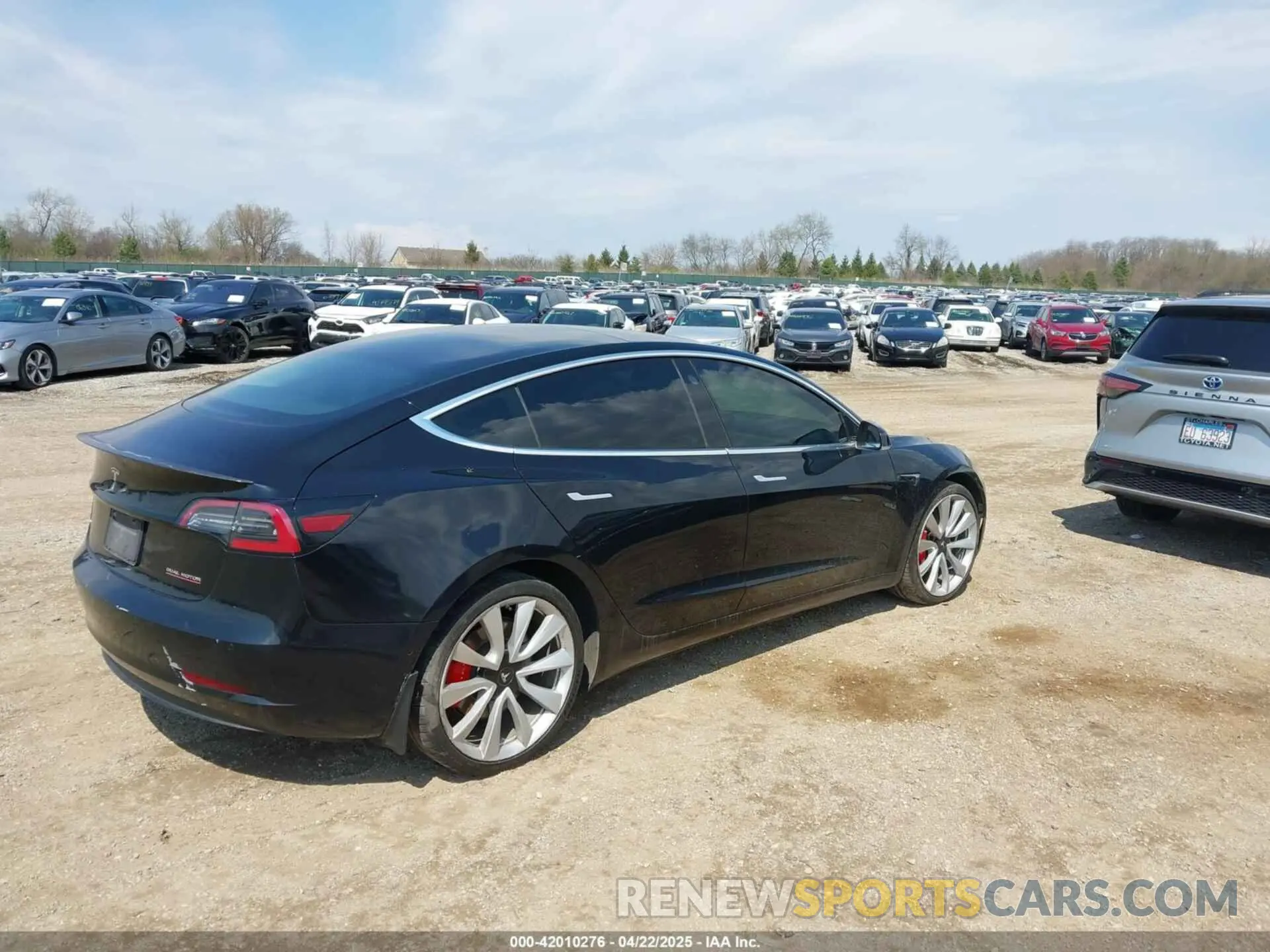 4 Photograph of a damaged car 5YJ3E1EB1KF438335 TESLA MODEL 3 2019