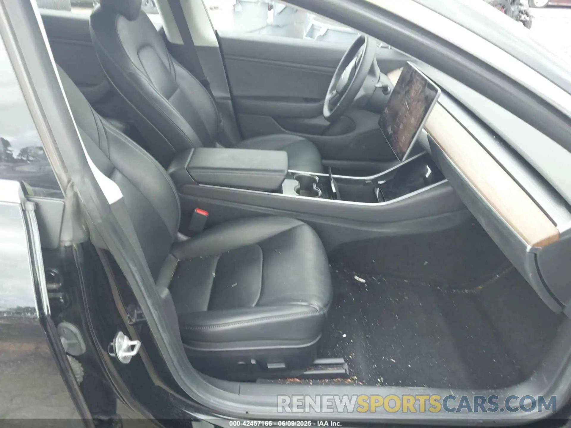 5 Photograph of a damaged car 5YJ3E1EB1KF441834 TESLA MODEL 3 2019