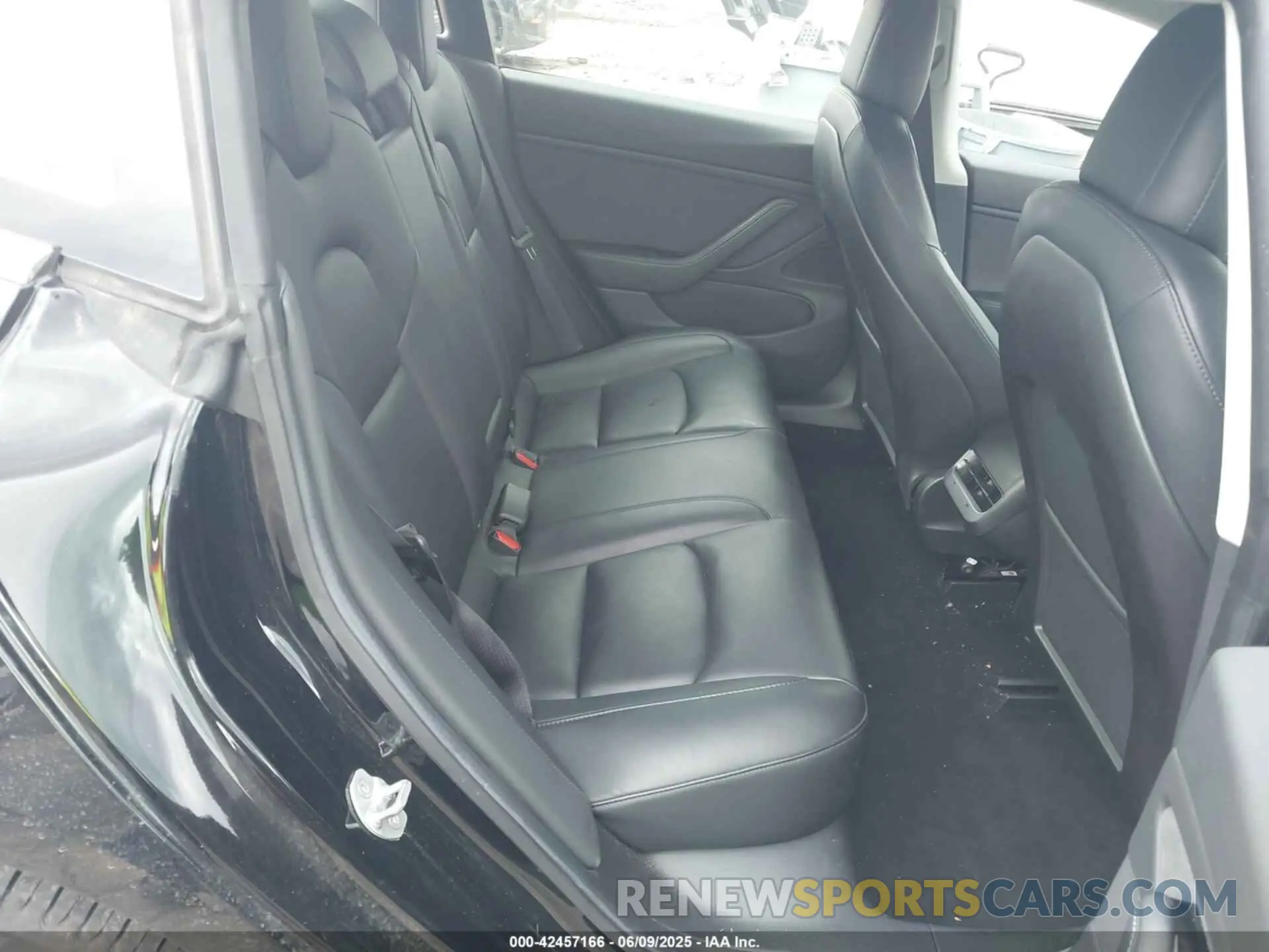 8 Photograph of a damaged car 5YJ3E1EB1KF441834 TESLA MODEL 3 2019
