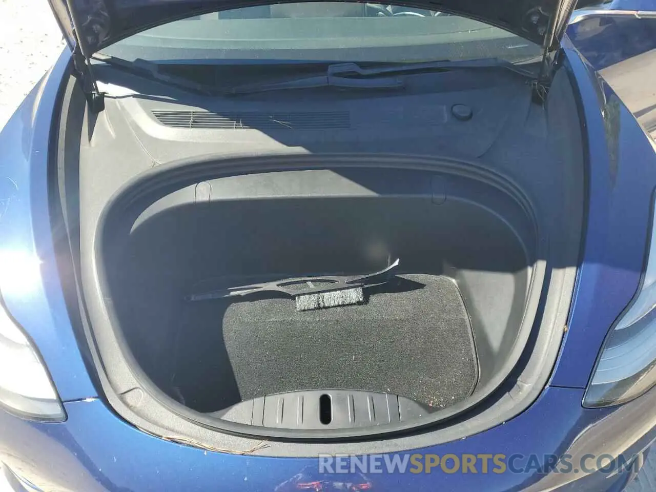 11 Photograph of a damaged car 5YJ3E1EB1KF453188 TESLA MODEL 3 2019