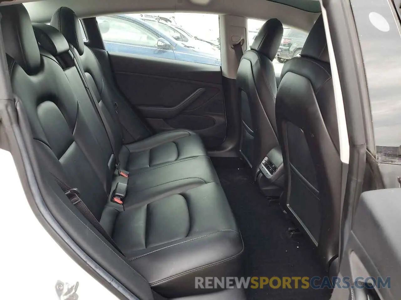 10 Photograph of a damaged car 5YJ3E1EB1KF493805 TESLA MODEL 3 2019