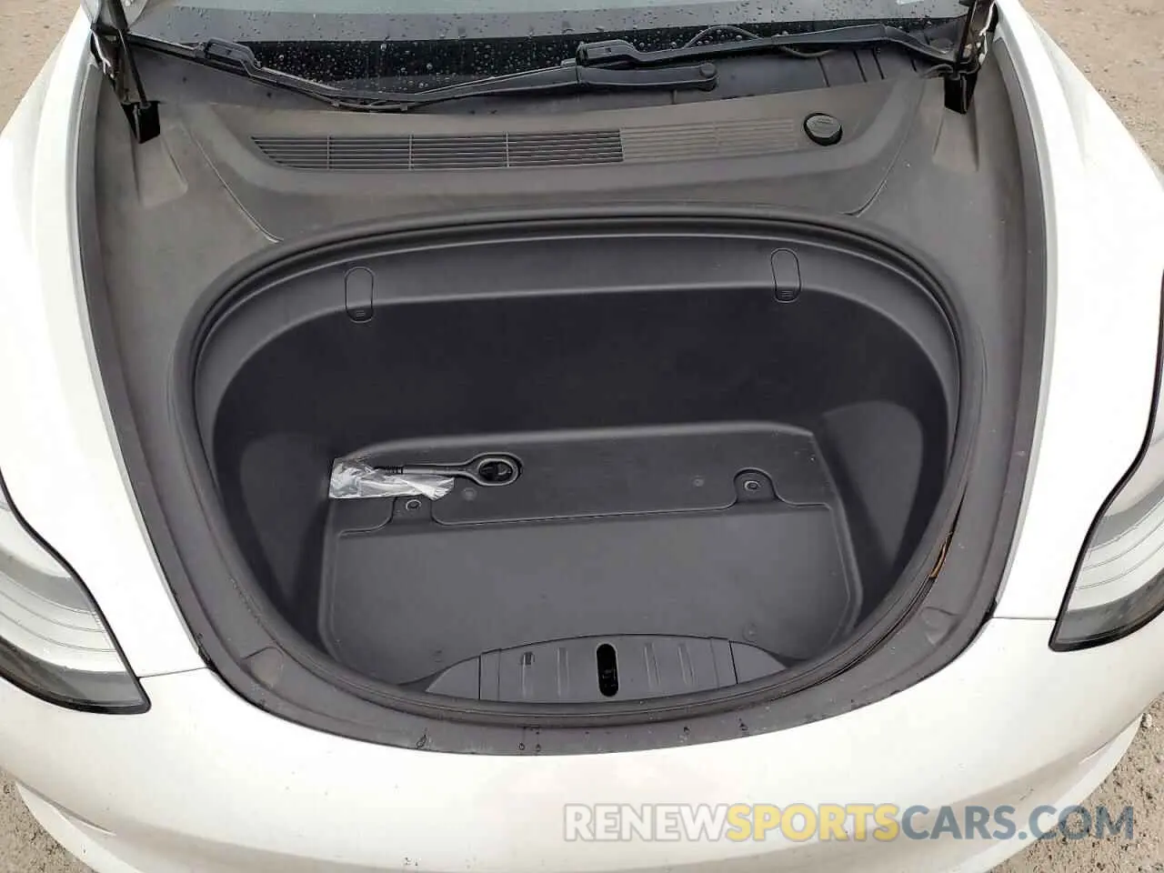 11 Photograph of a damaged car 5YJ3E1EB1KF493805 TESLA MODEL 3 2019
