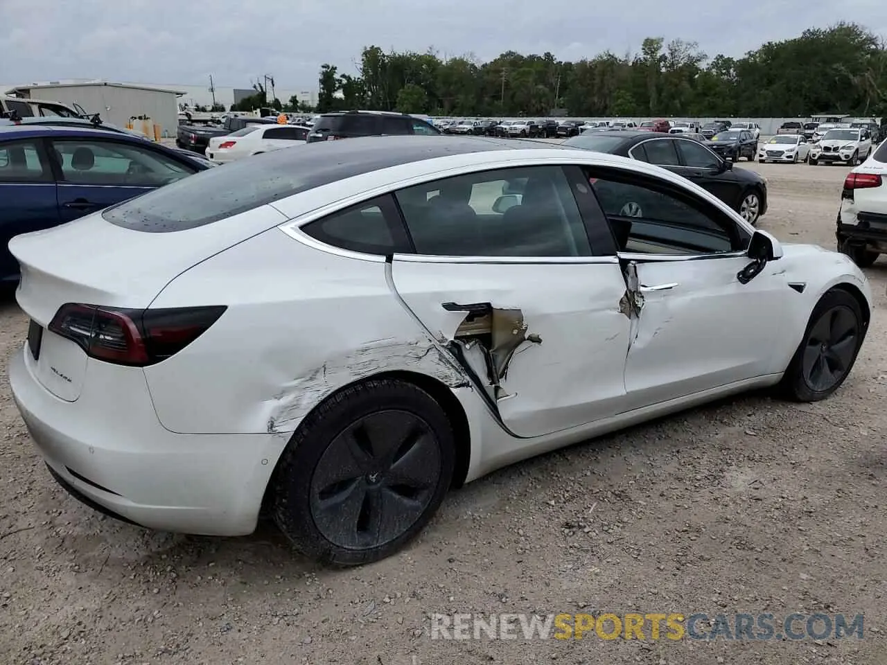 3 Photograph of a damaged car 5YJ3E1EB1KF493805 TESLA MODEL 3 2019