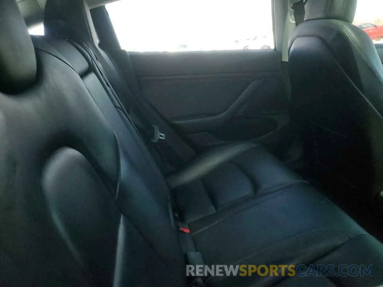 10 Photograph of a damaged car 5YJ3E1EB1KF530030 TESLA MODEL 3 2019