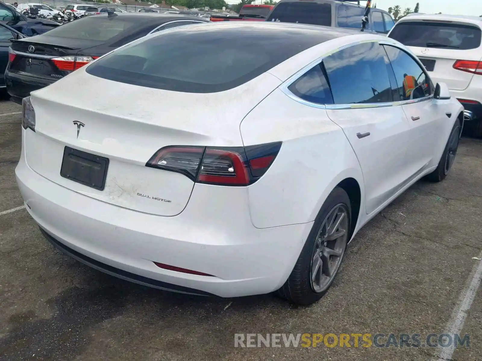 4 Photograph of a damaged car 5YJ3E1EB2KF191553 TESLA MODEL 3 2019