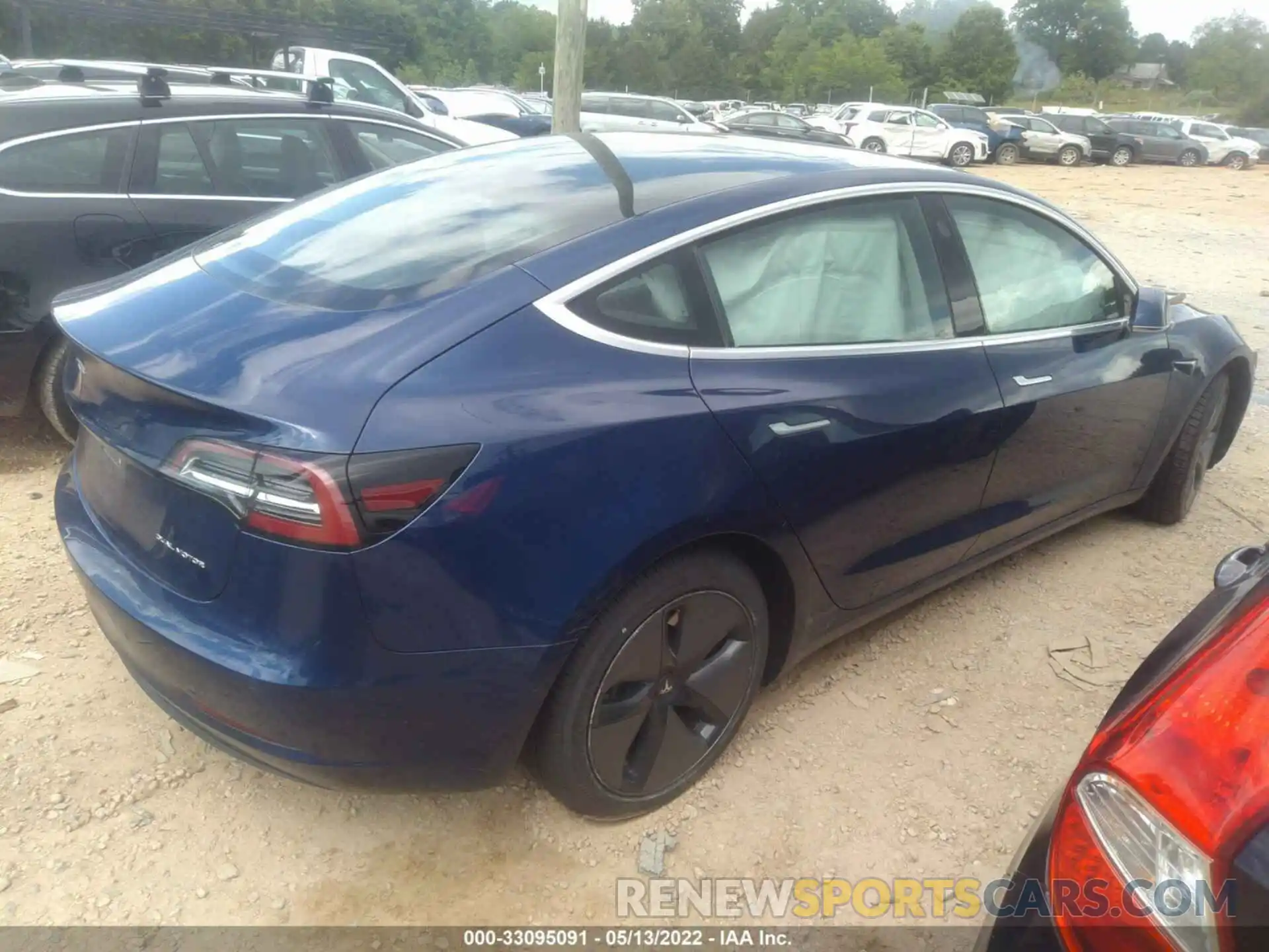 4 Photograph of a damaged car 5YJ3E1EB2KF359482 TESLA MODEL 3 2019