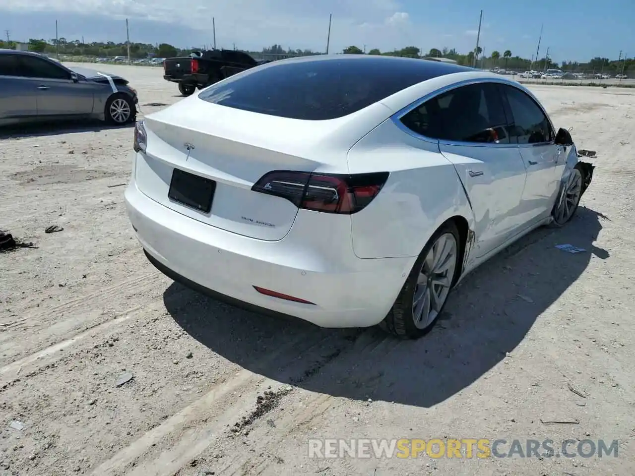 4 Photograph of a damaged car 5YJ3E1EB2KF365105 TESLA MODEL 3 2019