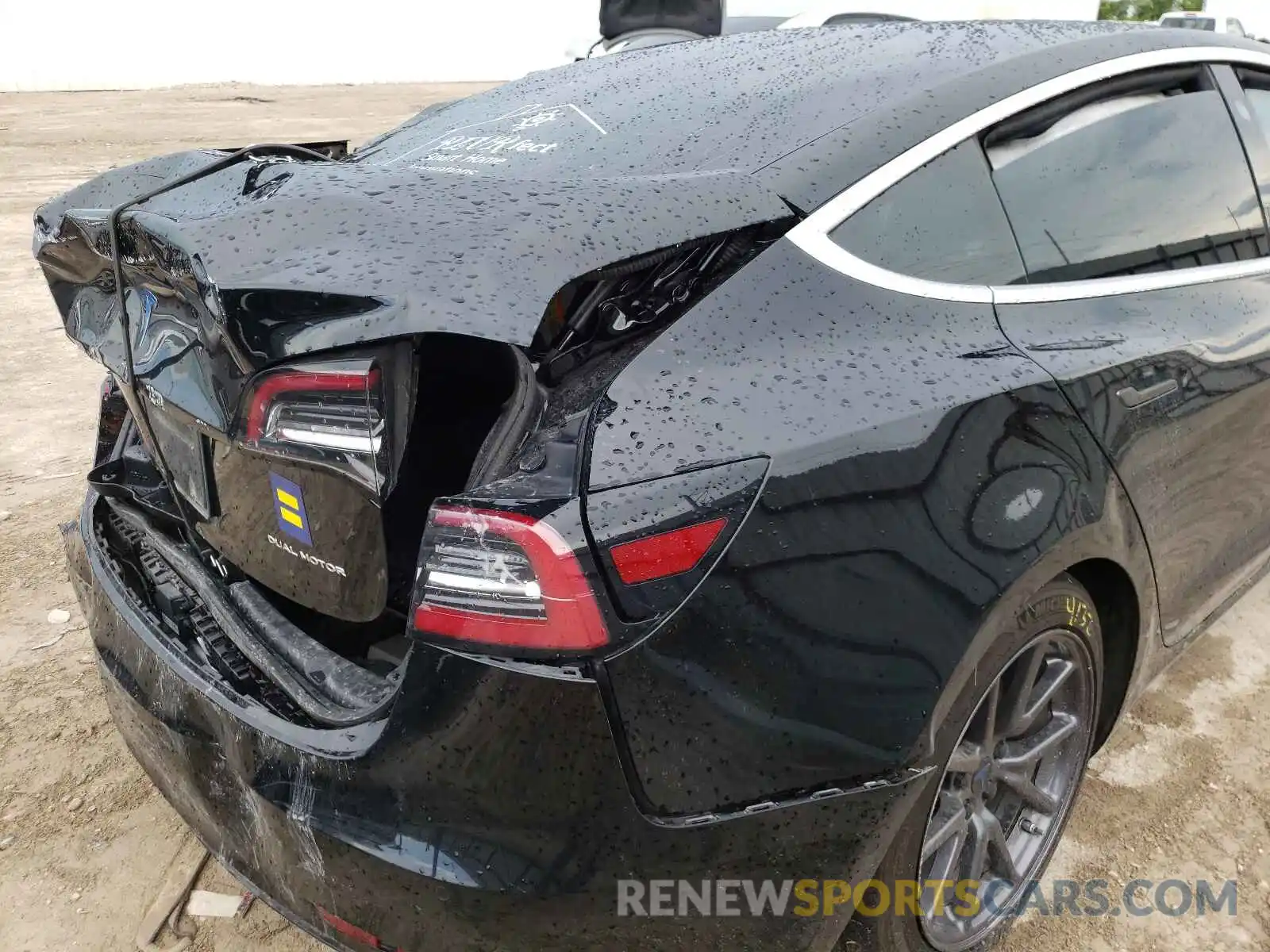 9 Photograph of a damaged car 5YJ3E1EB2KF384334 TESLA MODEL 3 2019