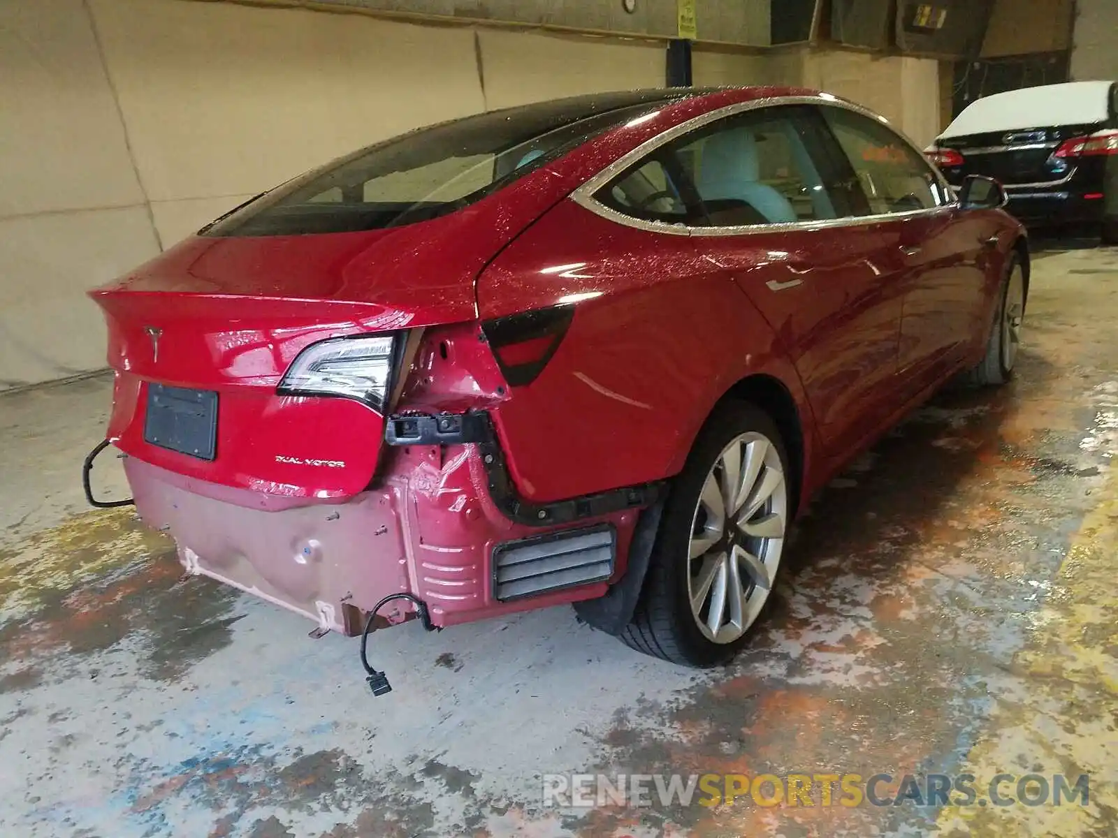 4 Photograph of a damaged car 5YJ3E1EB2KF391817 TESLA MODEL 3 2019