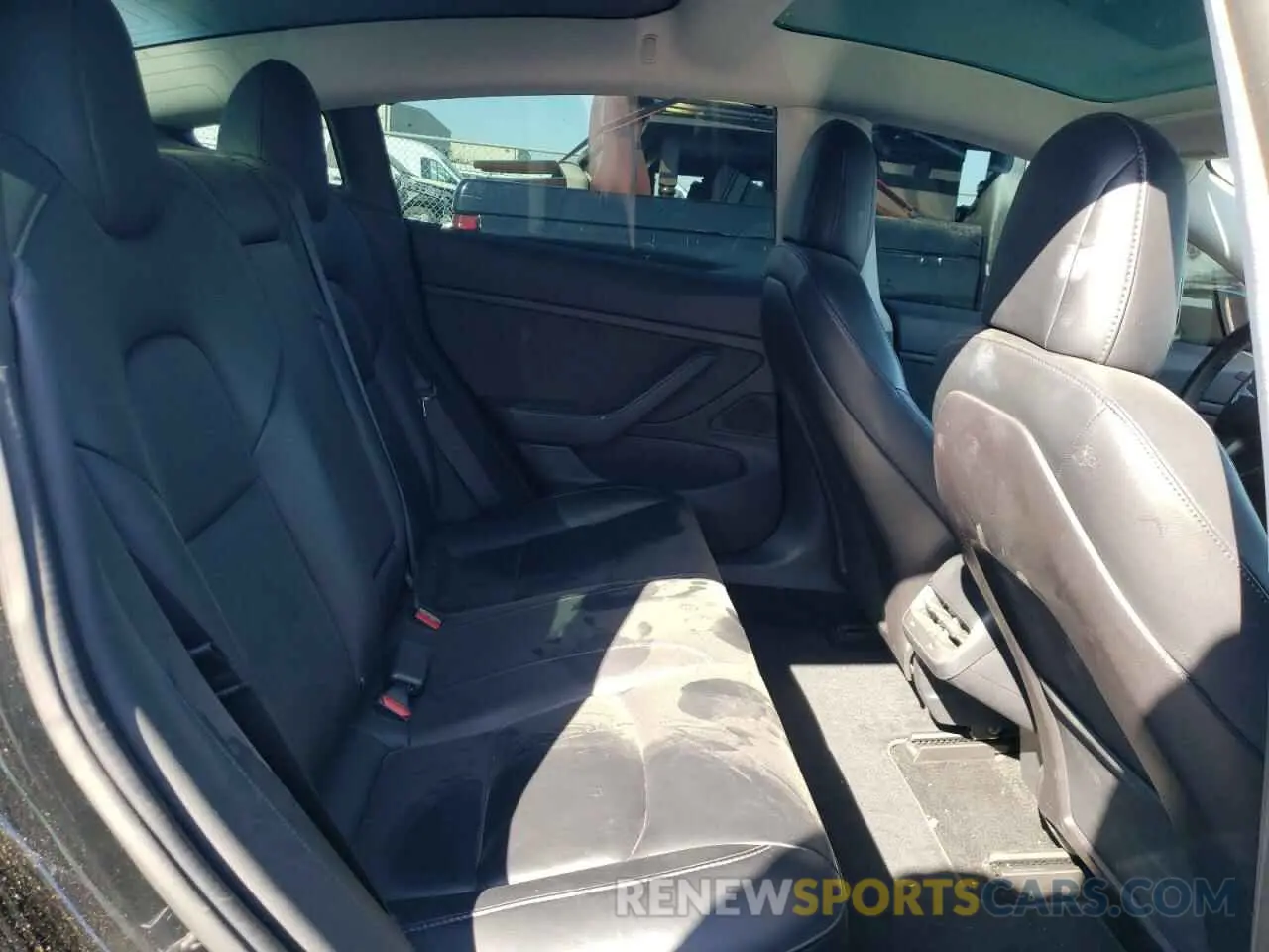 10 Photograph of a damaged car 5YJ3E1EB2KF441261 TESLA MODEL 3 2019