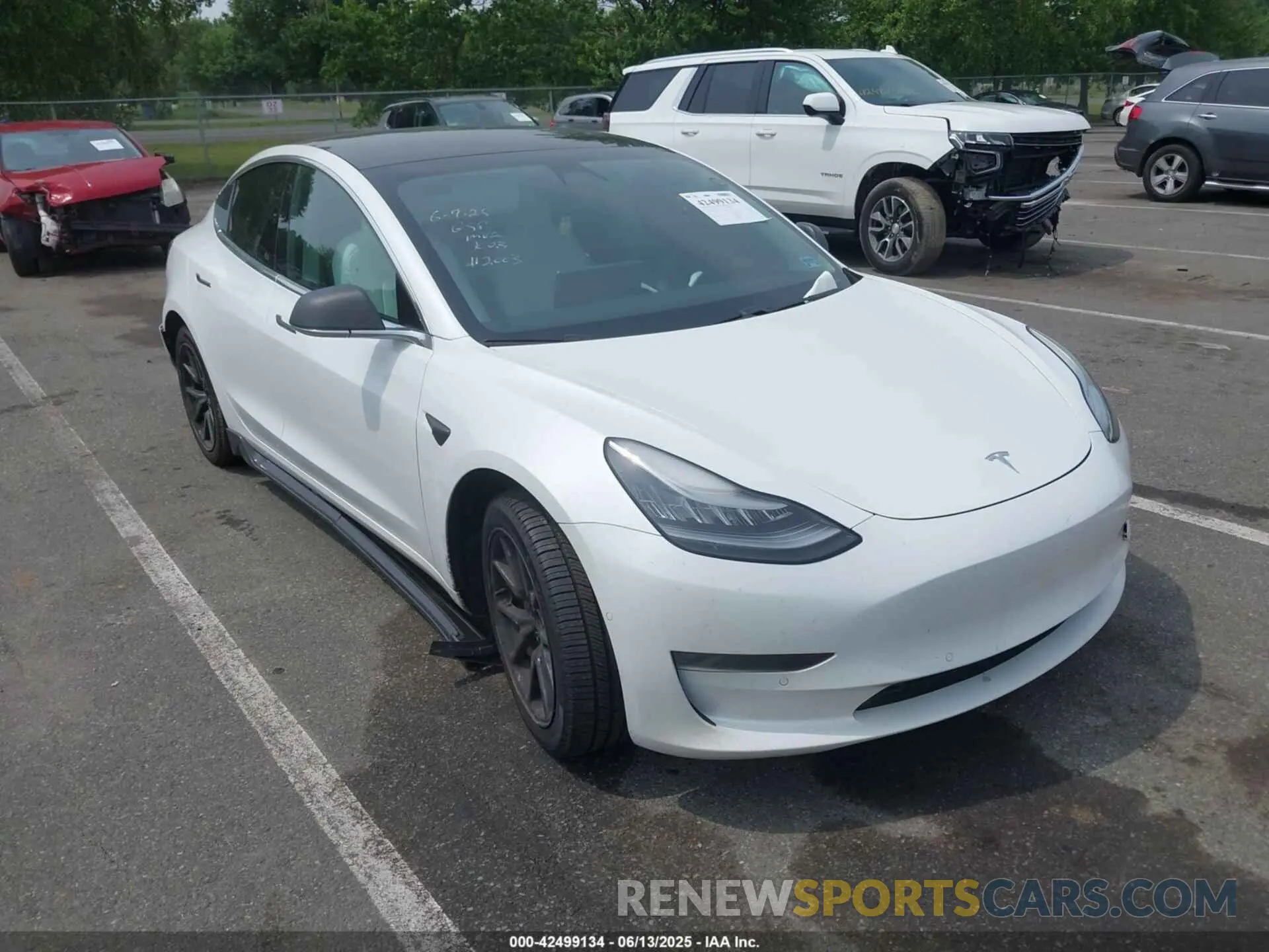 1 Photograph of a damaged car 5YJ3E1EB2KF452003 TESLA MODEL 3 2019