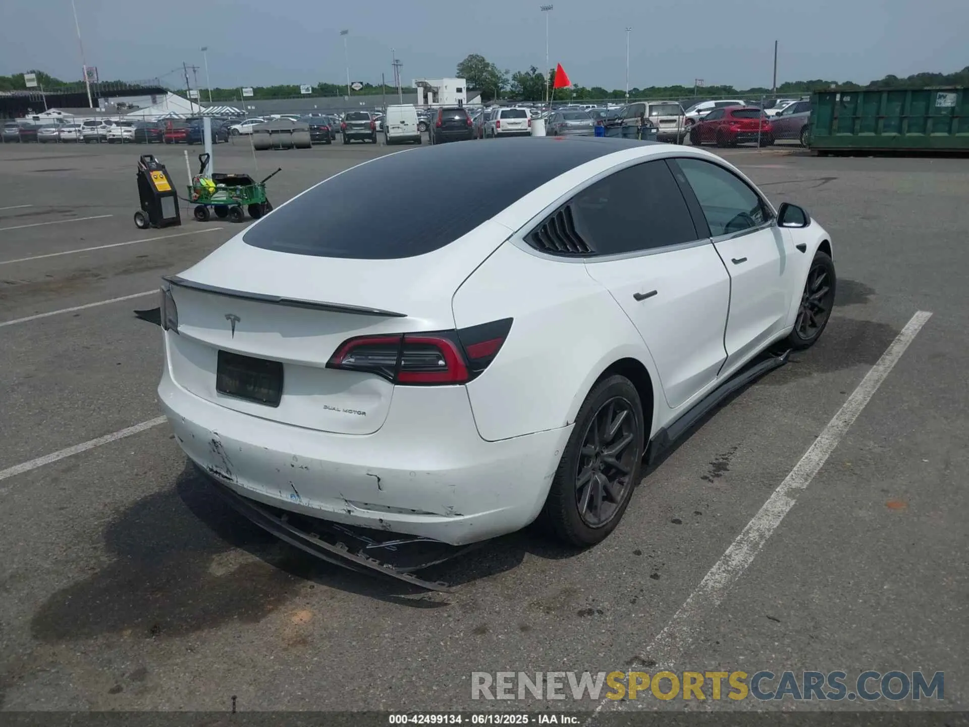 4 Photograph of a damaged car 5YJ3E1EB2KF452003 TESLA MODEL 3 2019