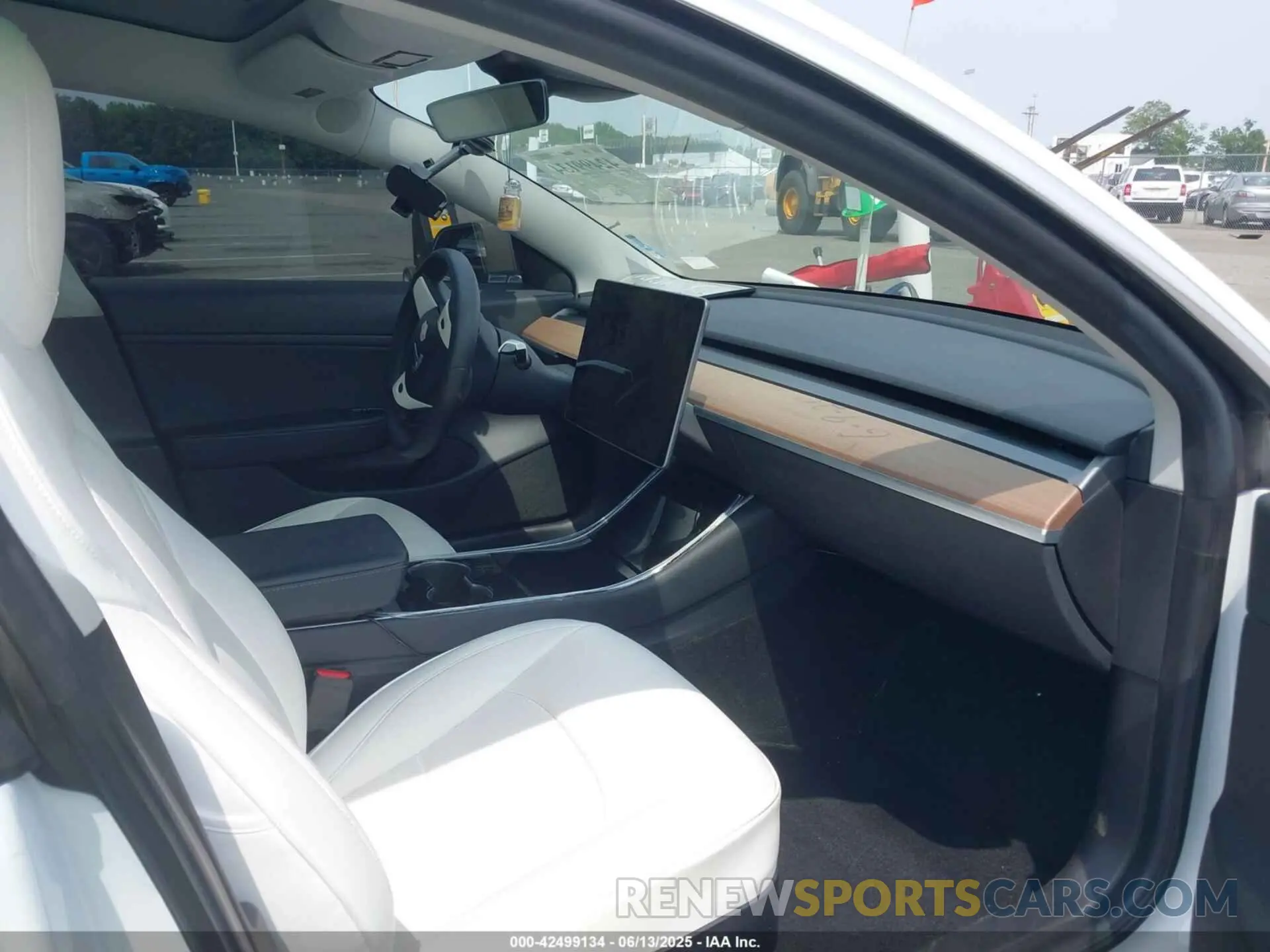 5 Photograph of a damaged car 5YJ3E1EB2KF452003 TESLA MODEL 3 2019