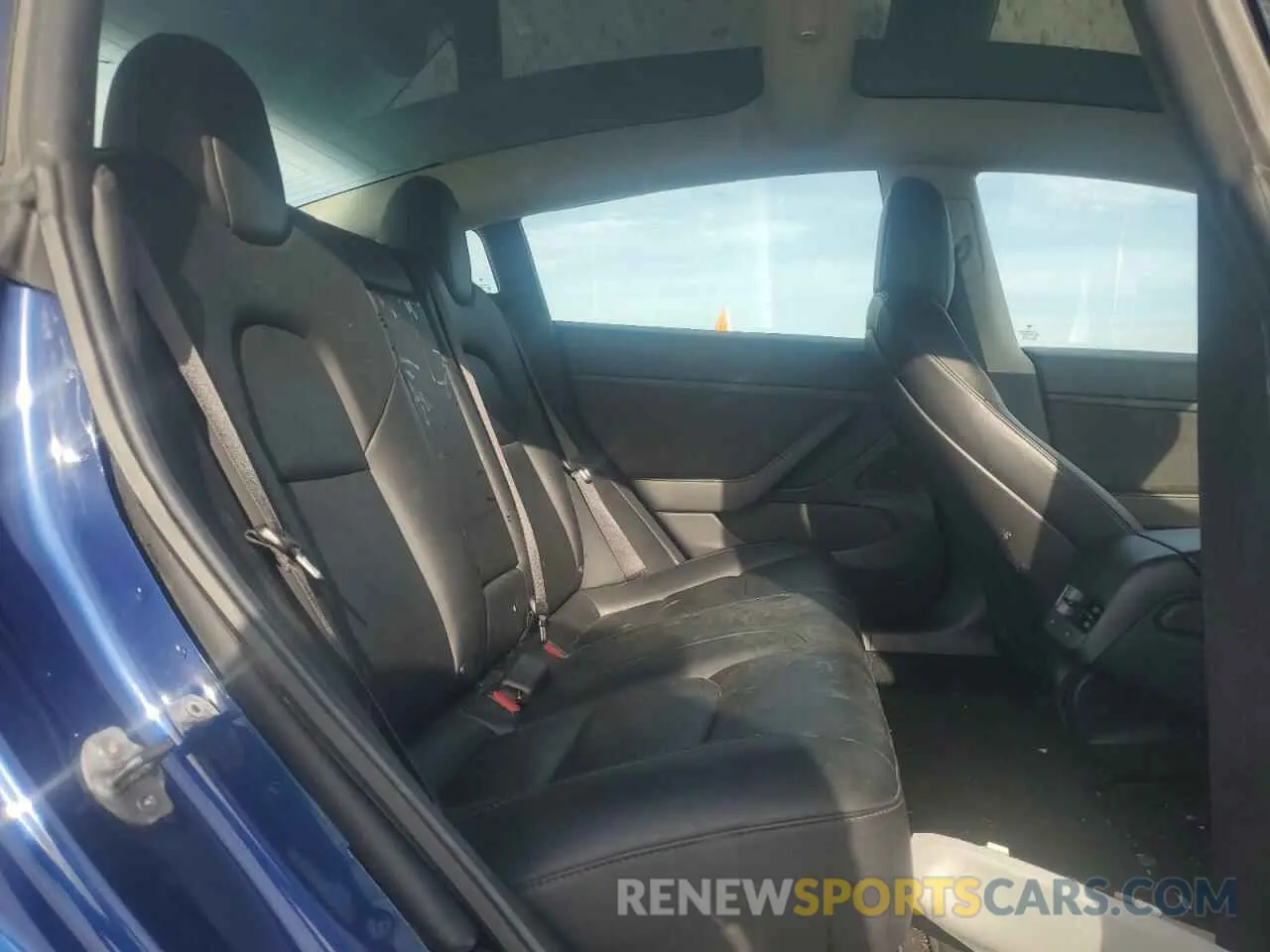 10 Photograph of a damaged car 5YJ3E1EB2KF464958 TESLA MODEL 3 2019