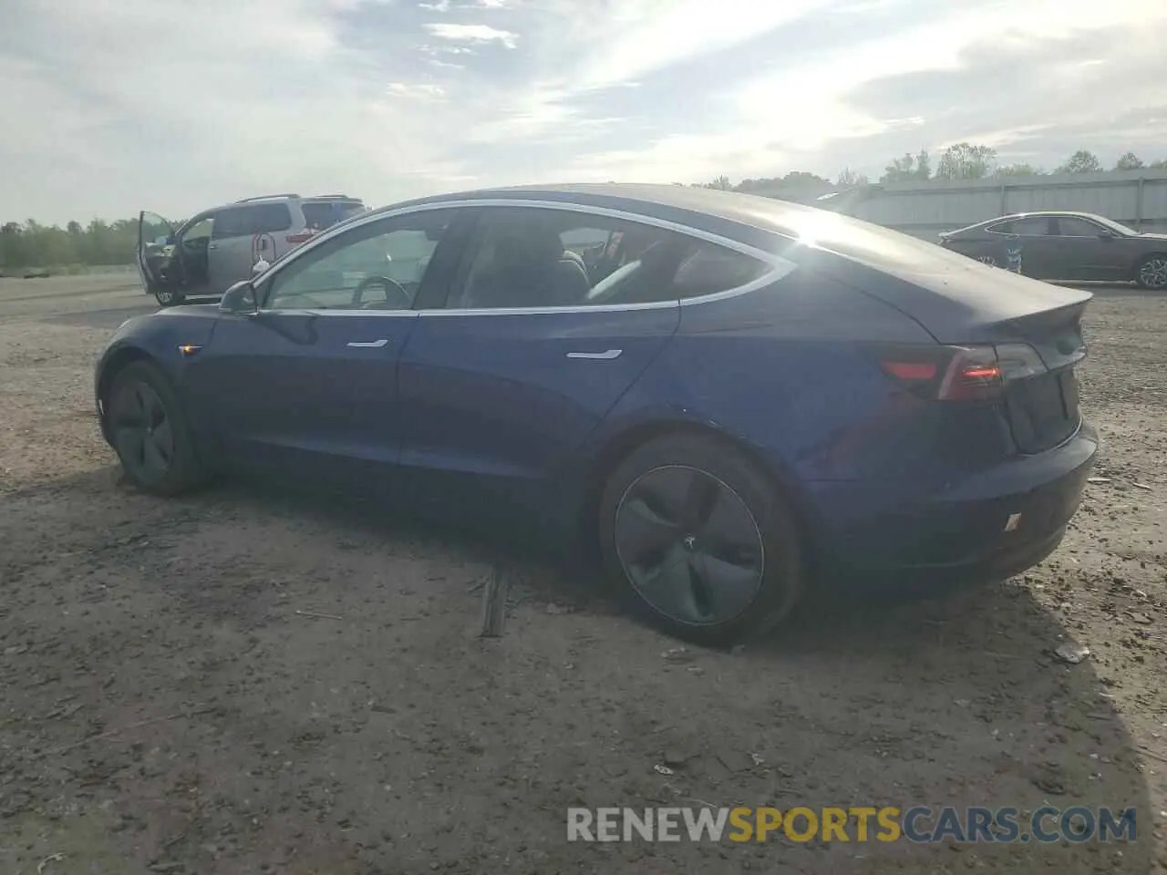 2 Photograph of a damaged car 5YJ3E1EB2KF464958 TESLA MODEL 3 2019