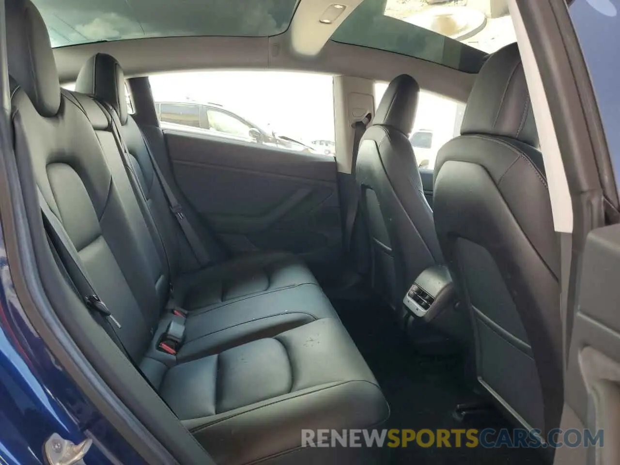 10 Photograph of a damaged car 5YJ3E1EB2KF465107 TESLA MODEL 3 2019