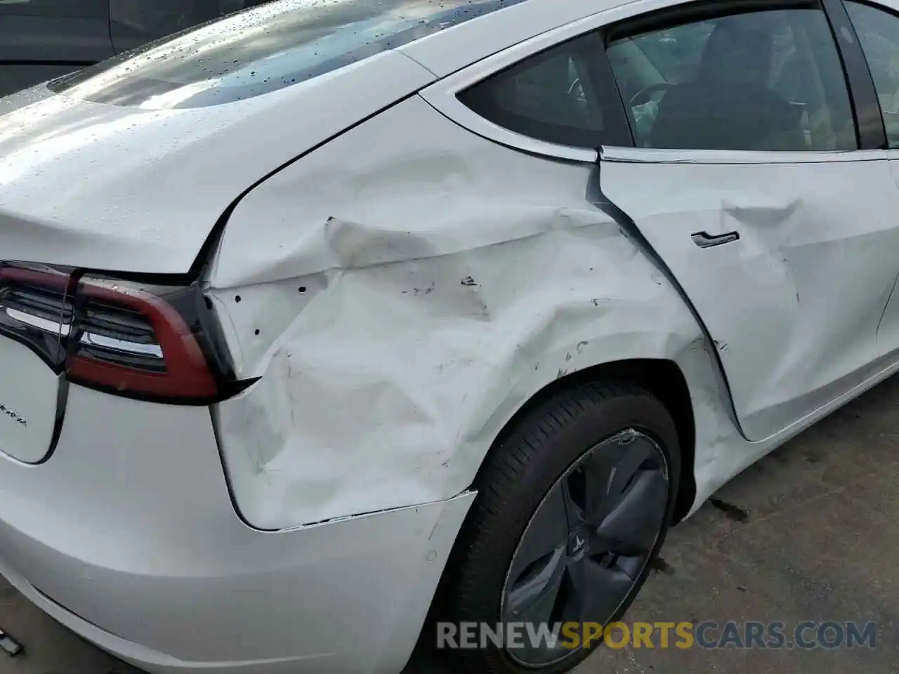 9 Photograph of a damaged car 5YJ3E1EB2KF469223 TESLA MODEL 3 2019