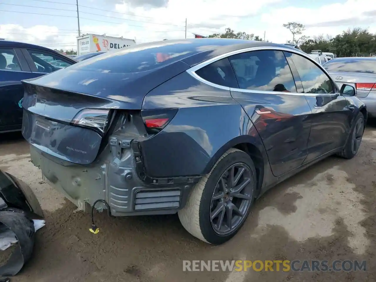 3 Photograph of a damaged car 5YJ3E1EB2KF477290 TESLA MODEL 3 2019