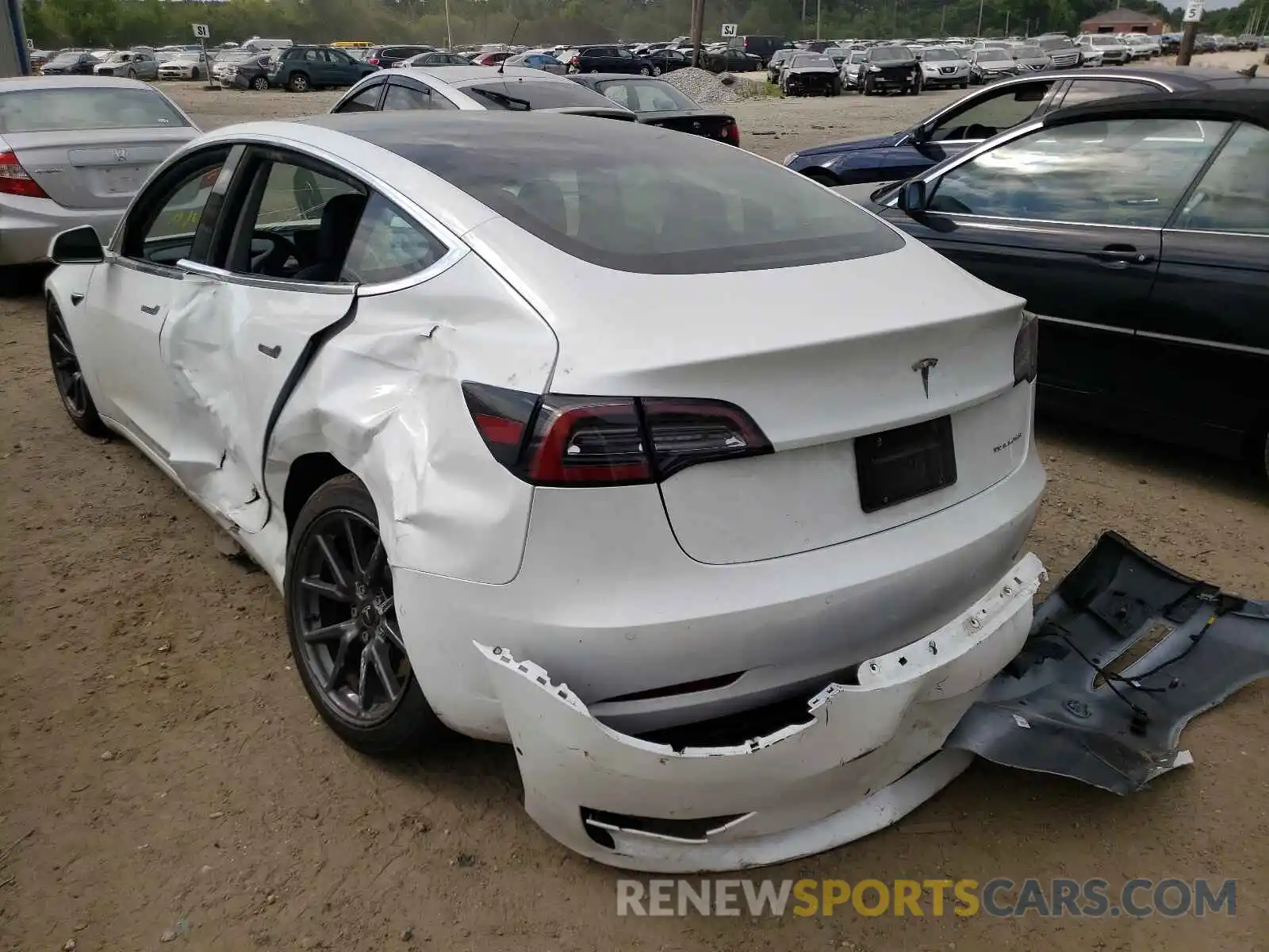 3 Photograph of a damaged car 5YJ3E1EB2KF493893 TESLA MODEL 3 2019