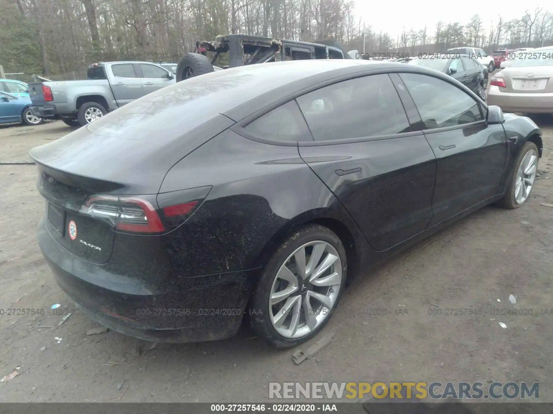 4 Photograph of a damaged car 5YJ3E1EB3KF191884 TESLA MODEL 3 2019