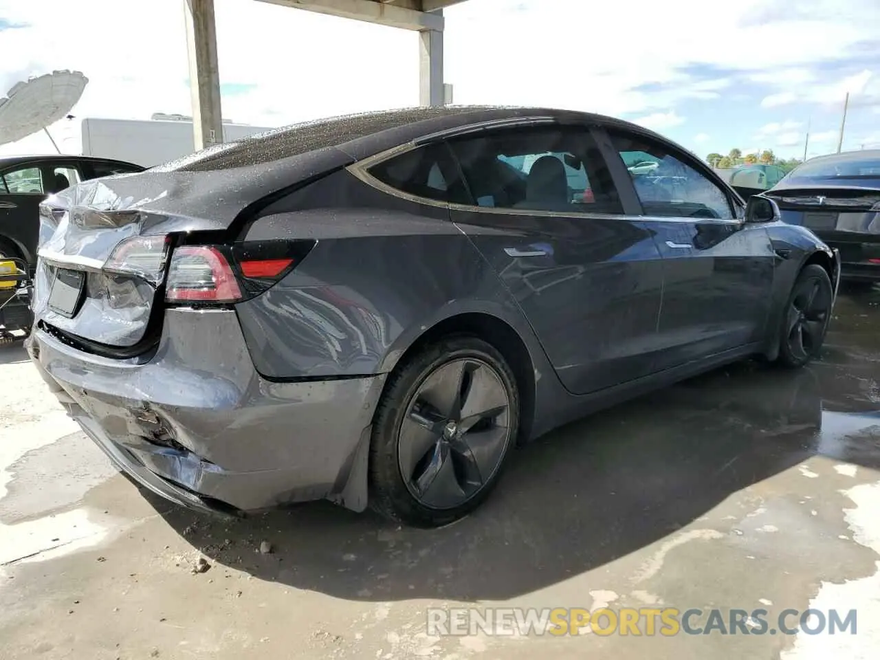 3 Photograph of a damaged car 5YJ3E1EB3KF195045 TESLA MODEL 3 2019