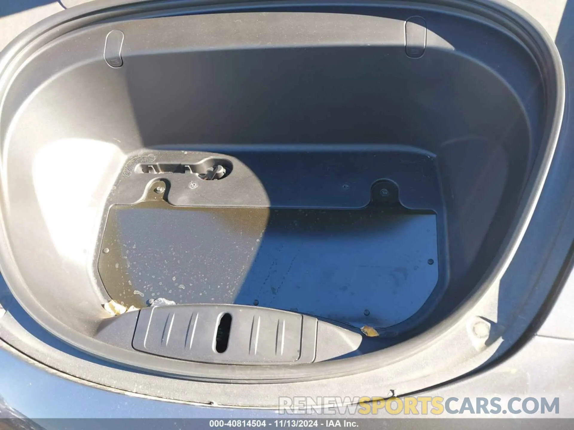10 Photograph of a damaged car 5YJ3E1EB3KF195725 TESLA MODEL 3 2019