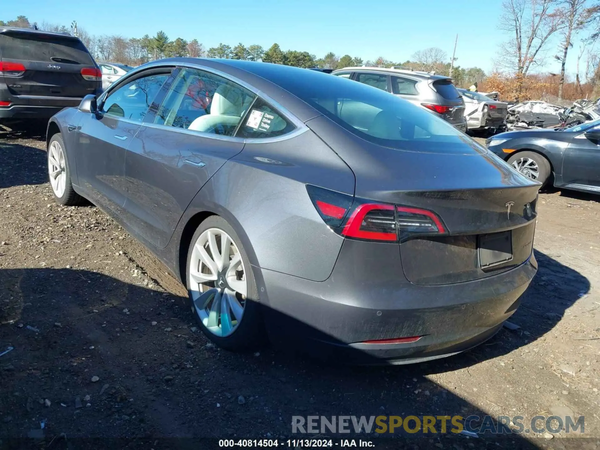 3 Photograph of a damaged car 5YJ3E1EB3KF195725 TESLA MODEL 3 2019