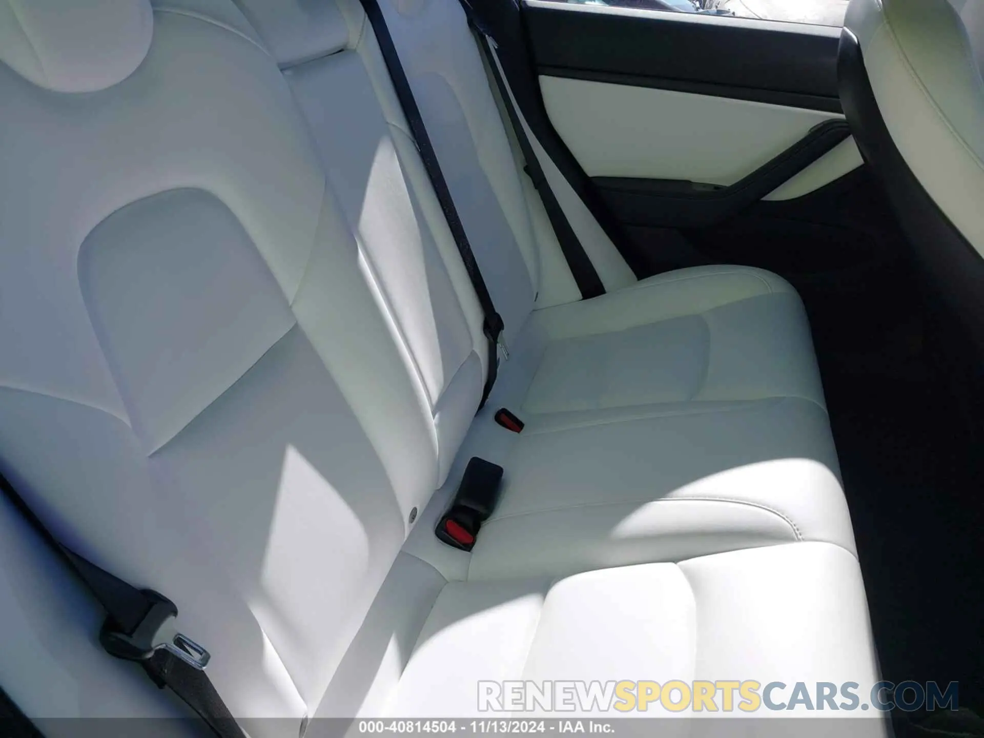 8 Photograph of a damaged car 5YJ3E1EB3KF195725 TESLA MODEL 3 2019